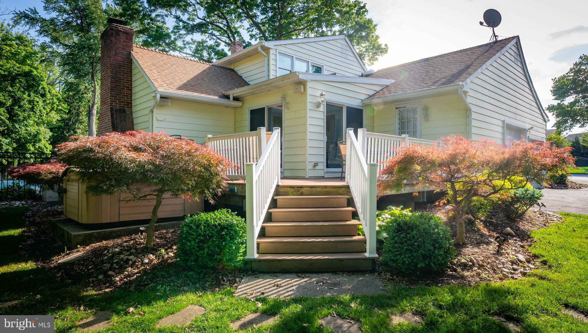 7 CARRIAGE WAY