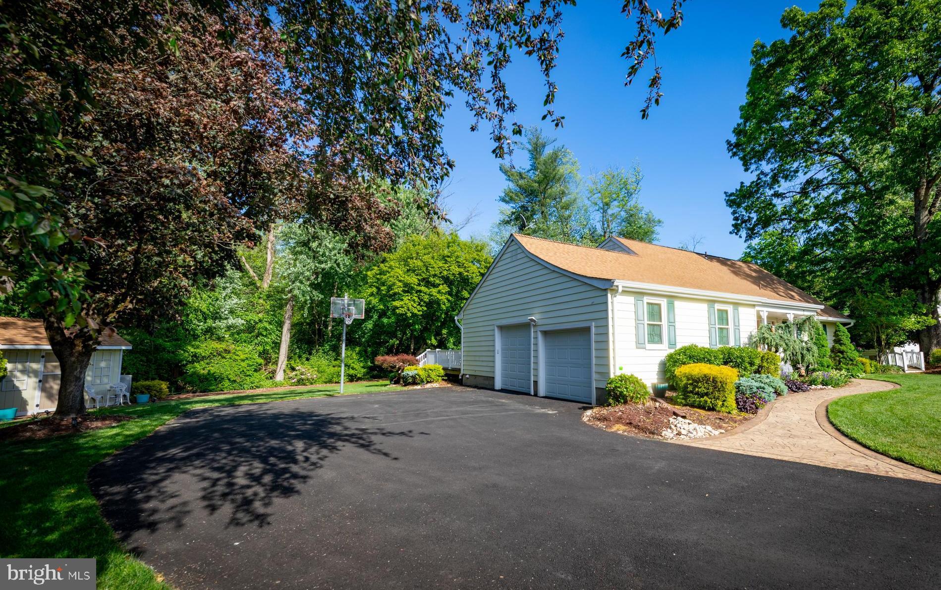 7 CARRIAGE WAY