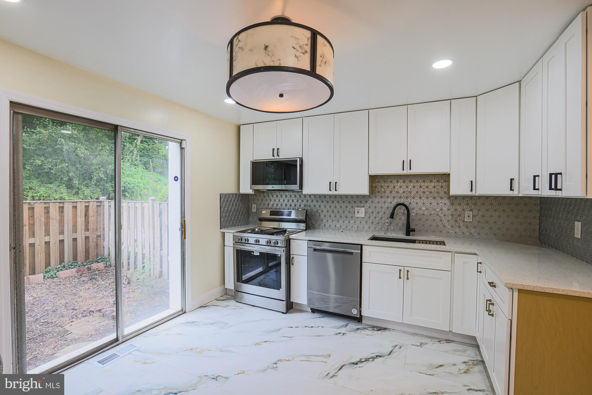 GREENBERRY WOODS - Residential