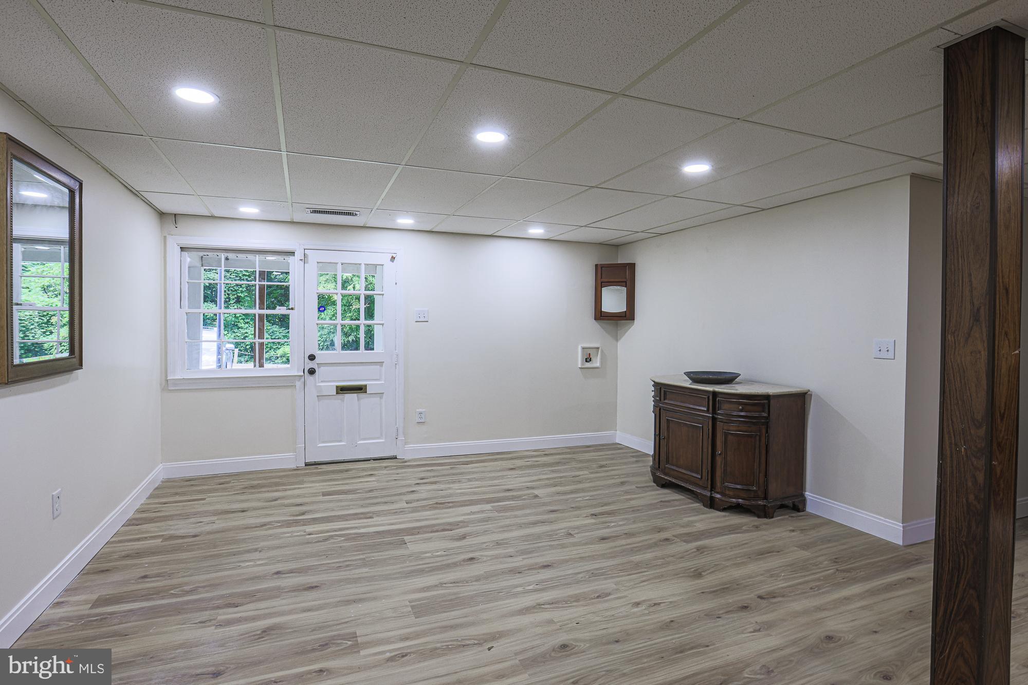 GREENBERRY WOODS - Residential