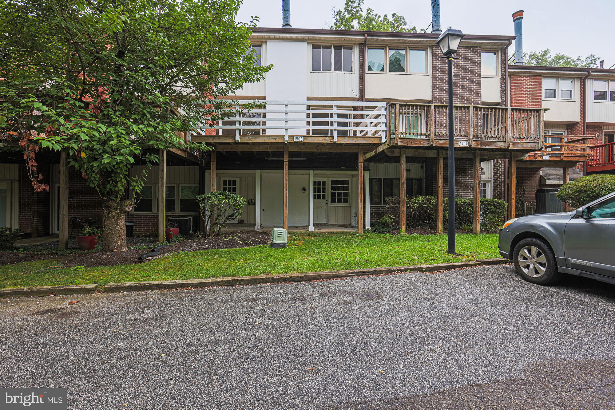 GREENBERRY WOODS - Residential