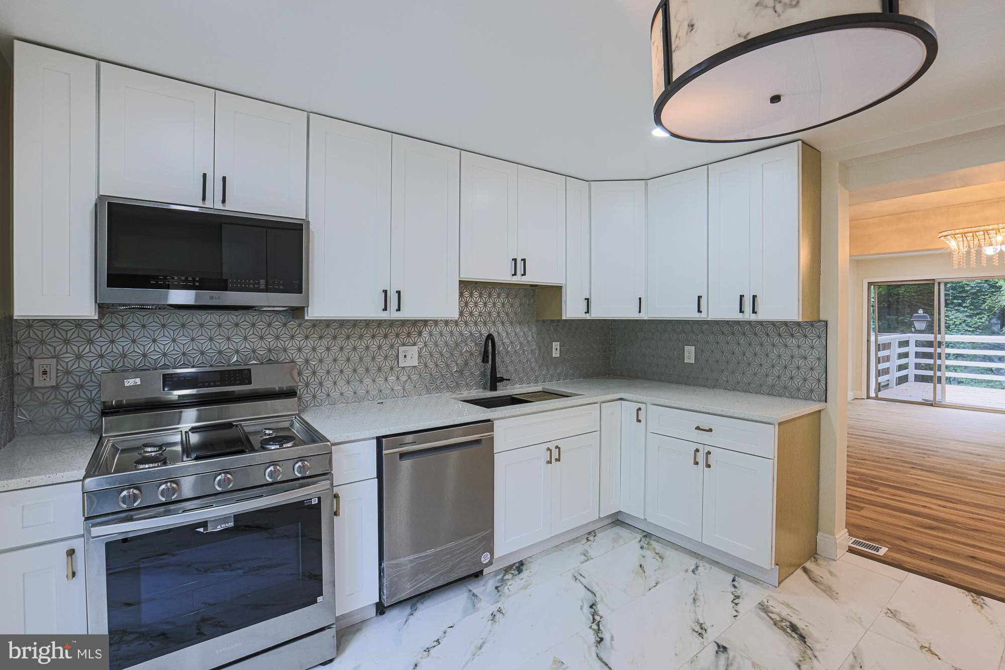 GREENBERRY WOODS - Residential