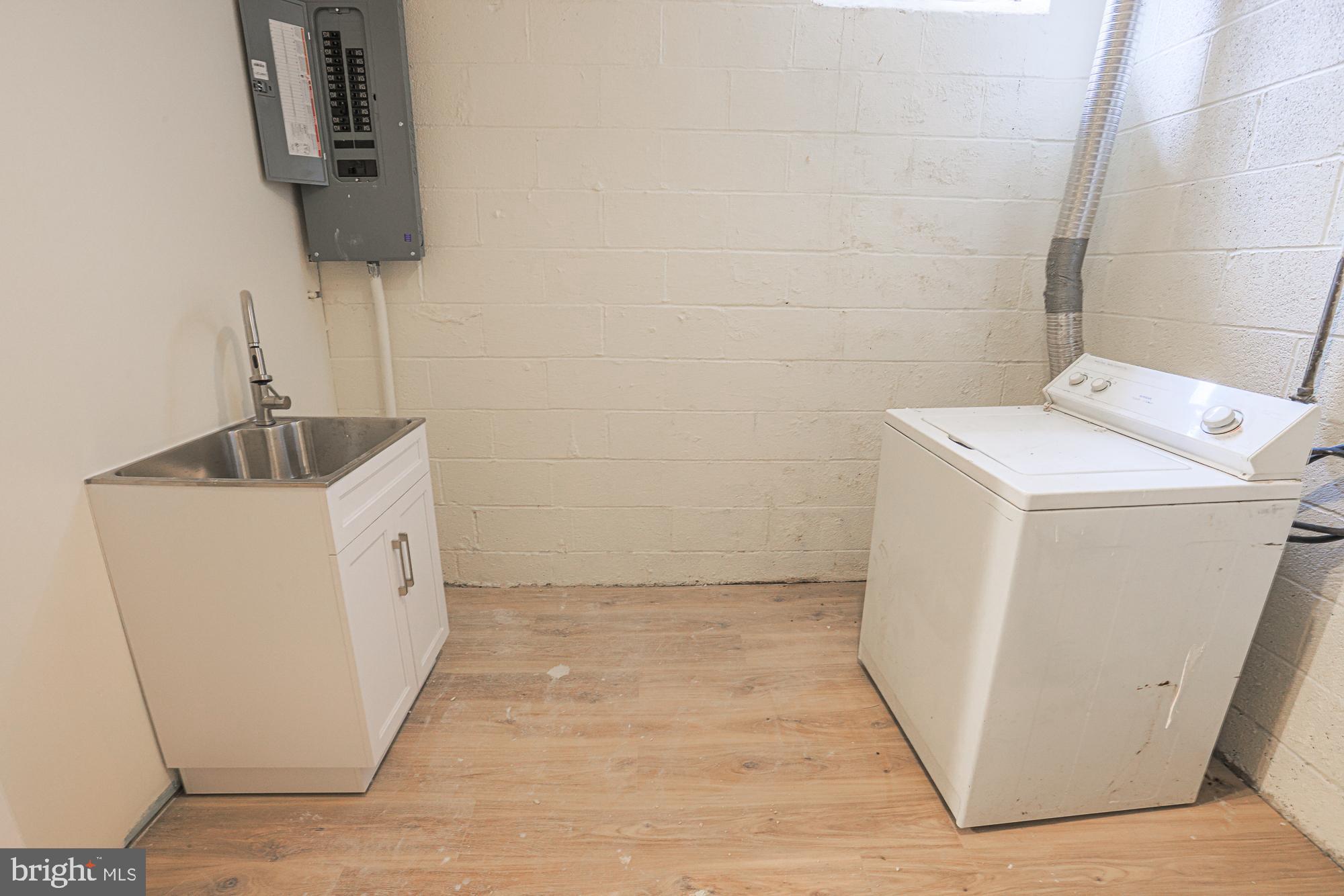 GREENBERRY WOODS - Residential