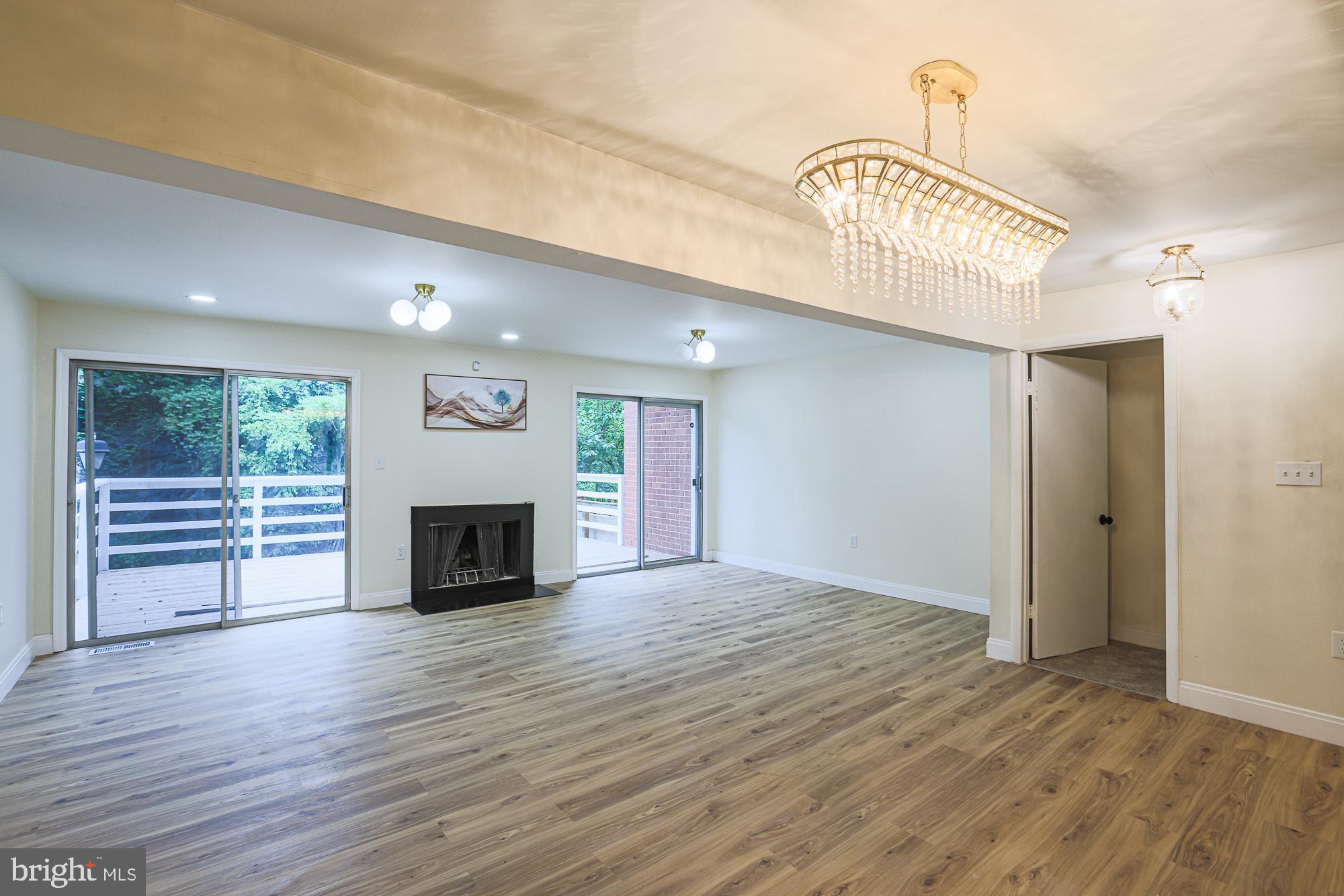 GREENBERRY WOODS - Residential