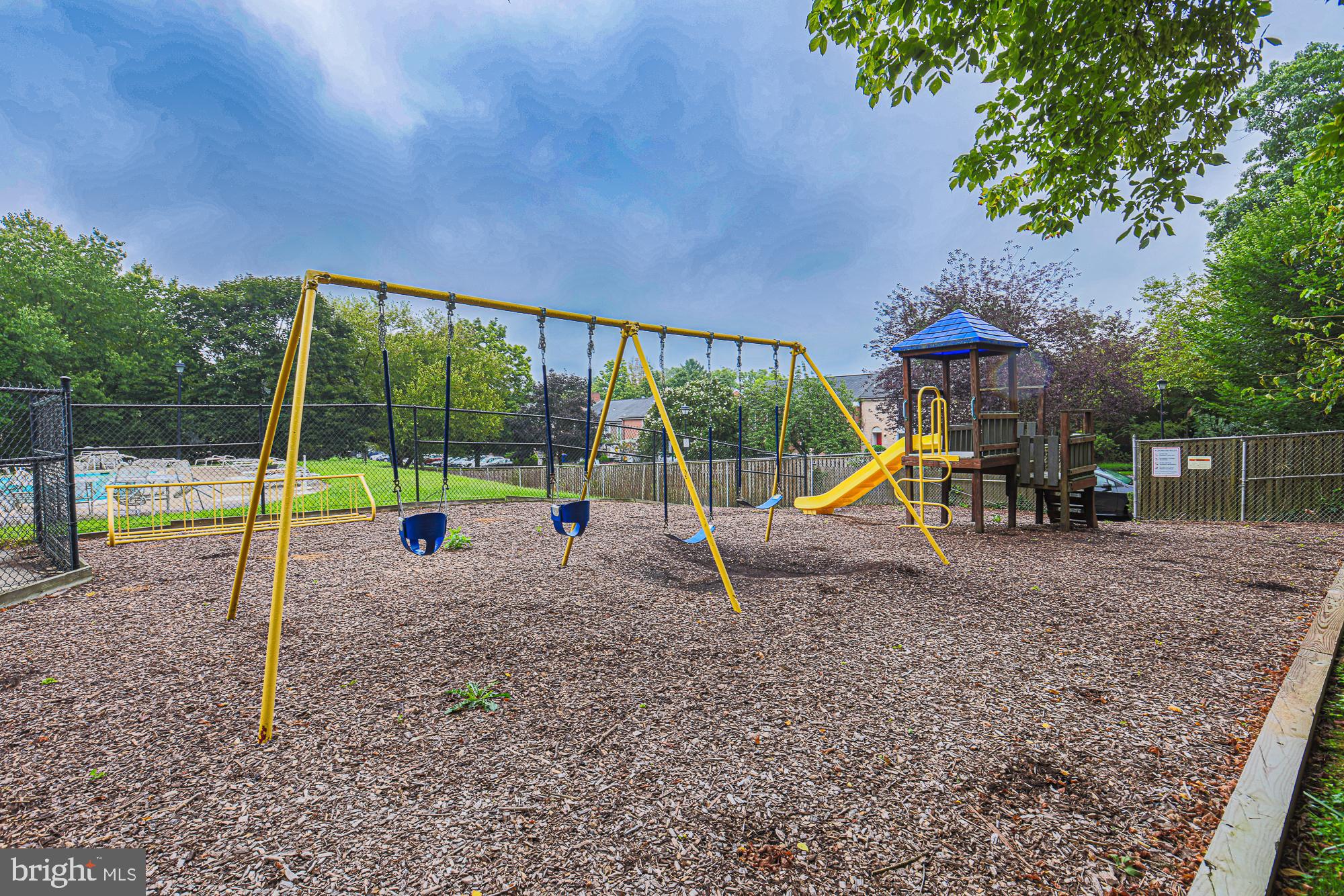 GREENBERRY WOODS - Residential