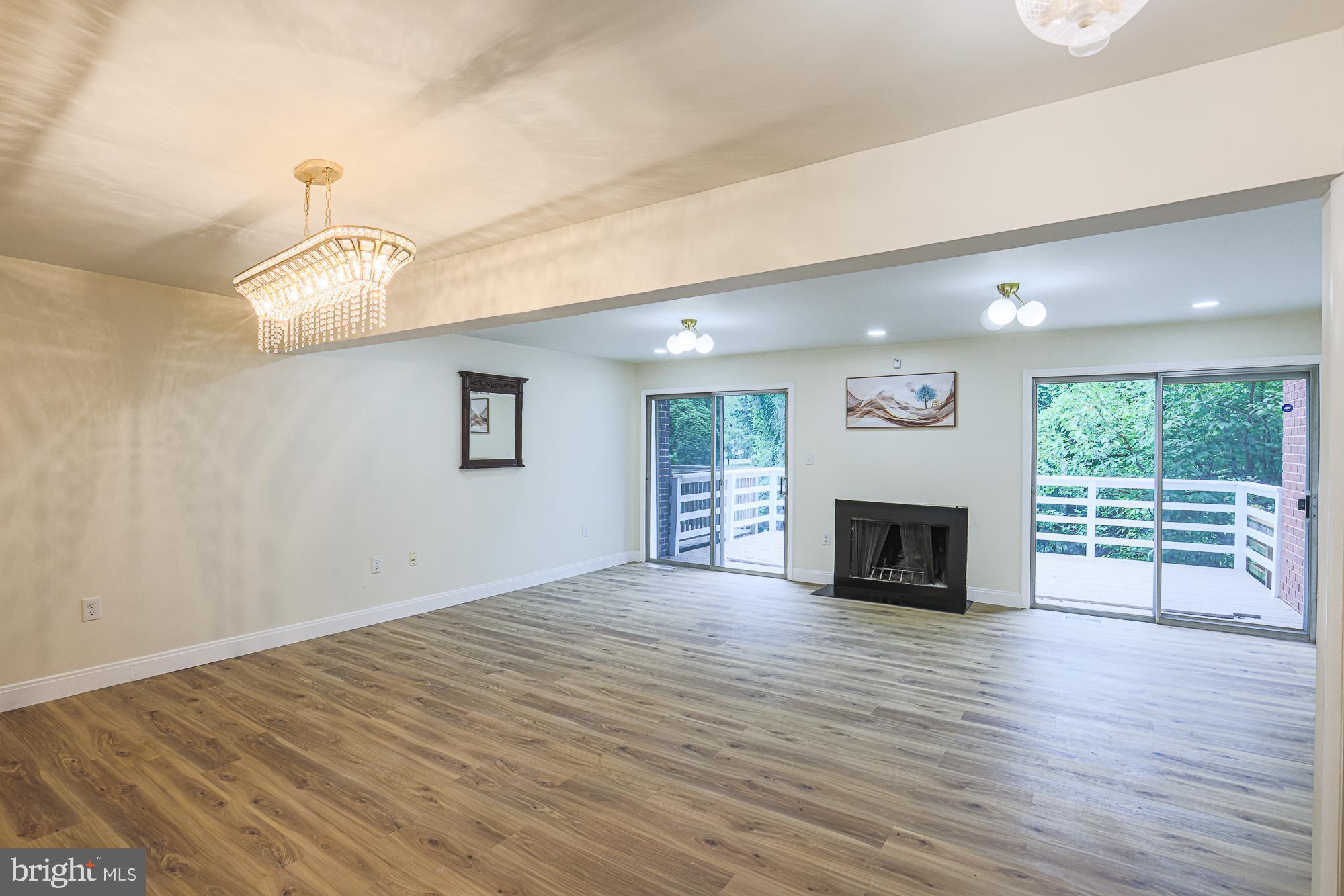 GREENBERRY WOODS - Residential