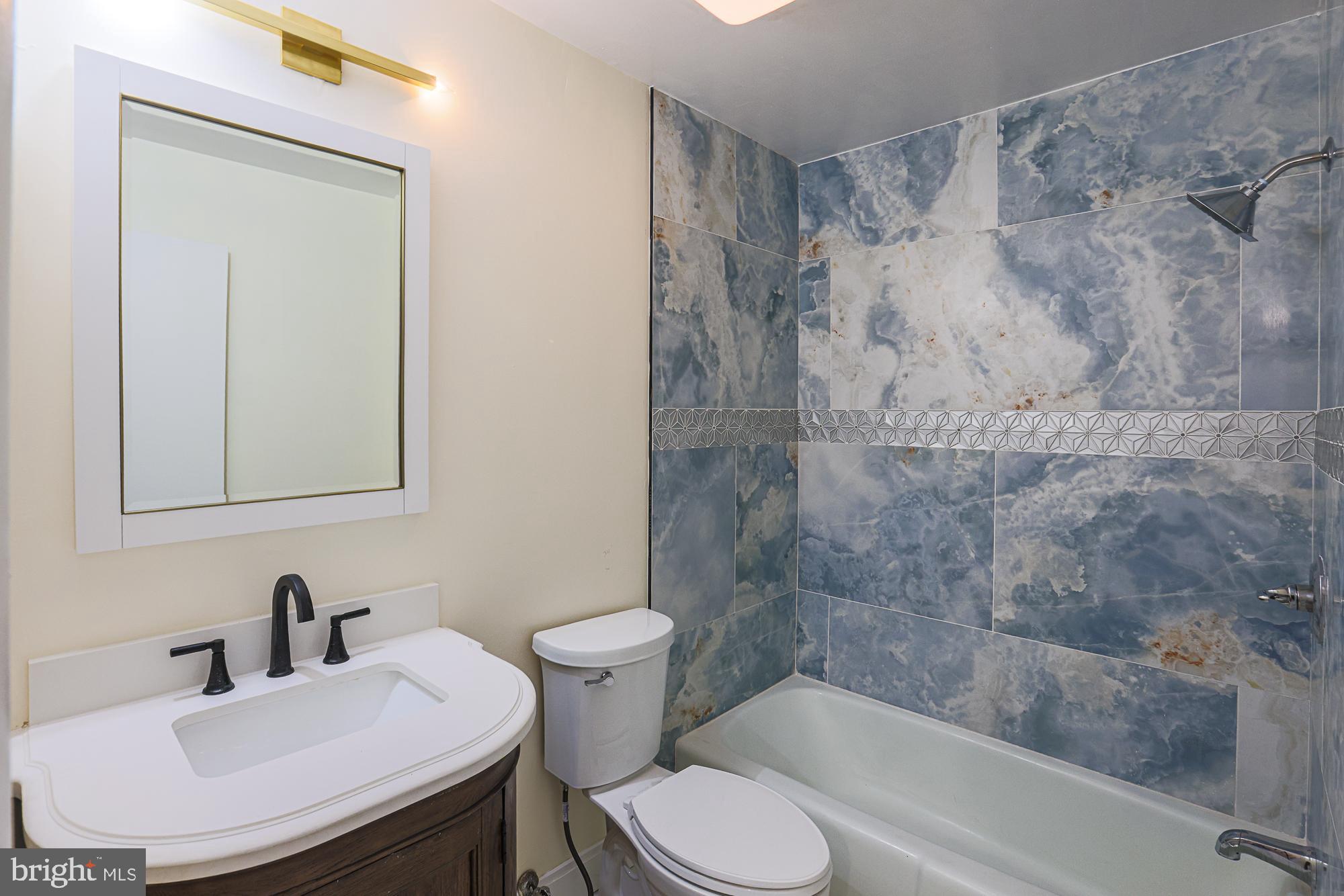 GREENBERRY WOODS - Residential