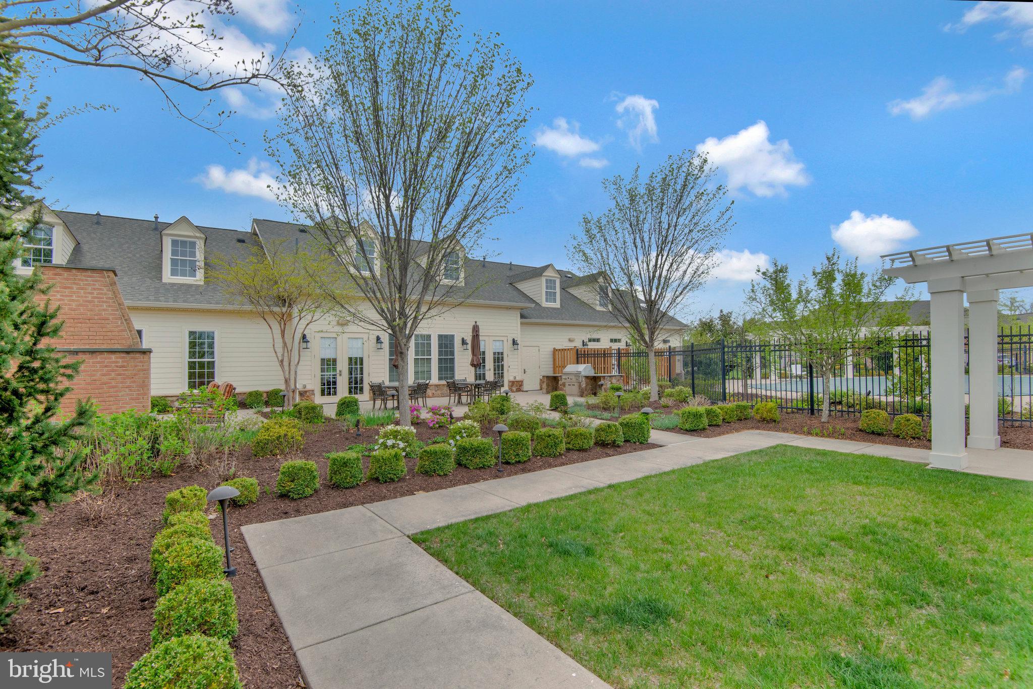 REGENCY AT ASHBURN - Residential