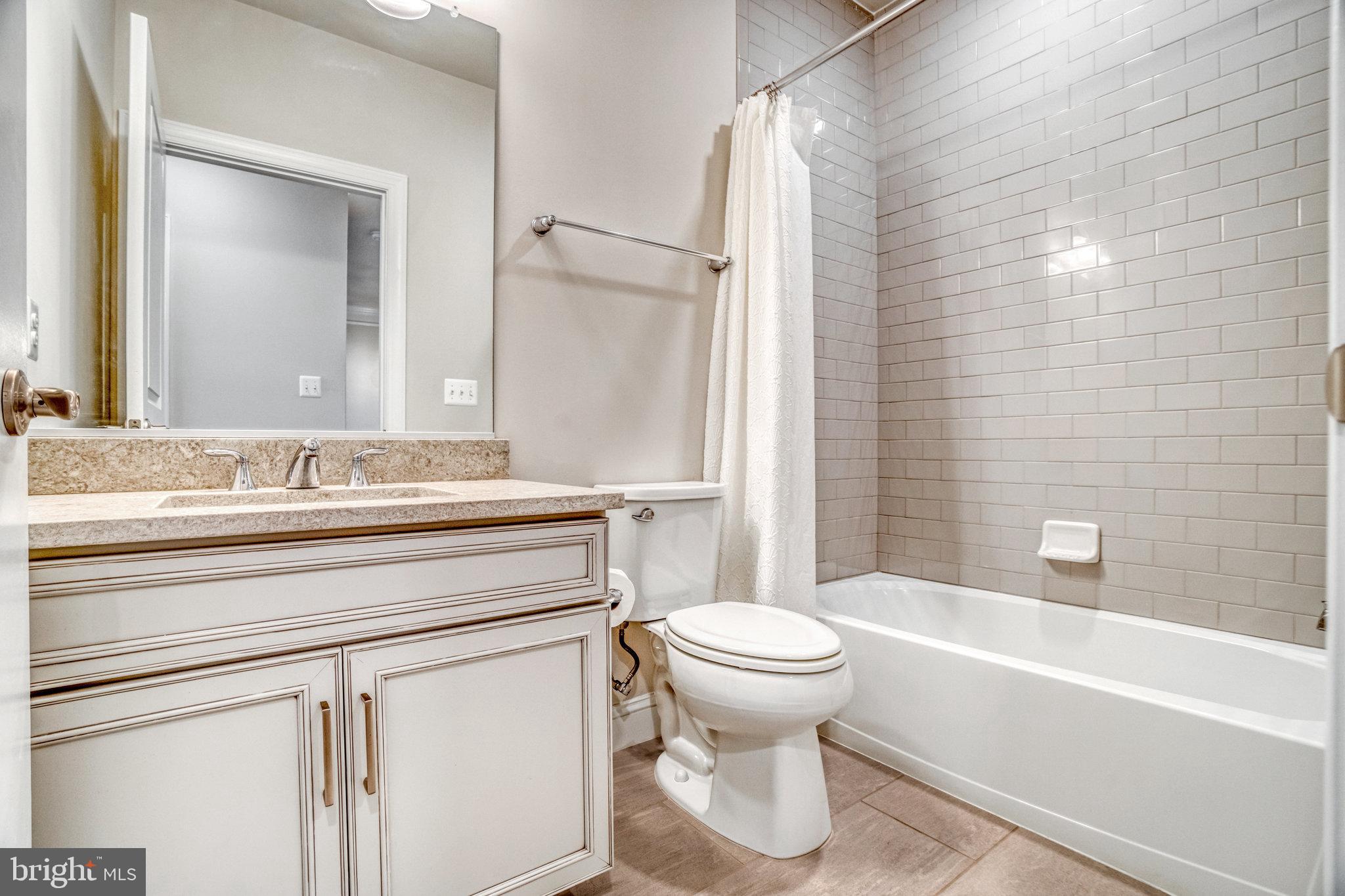 REGENCY AT ASHBURN - Residential