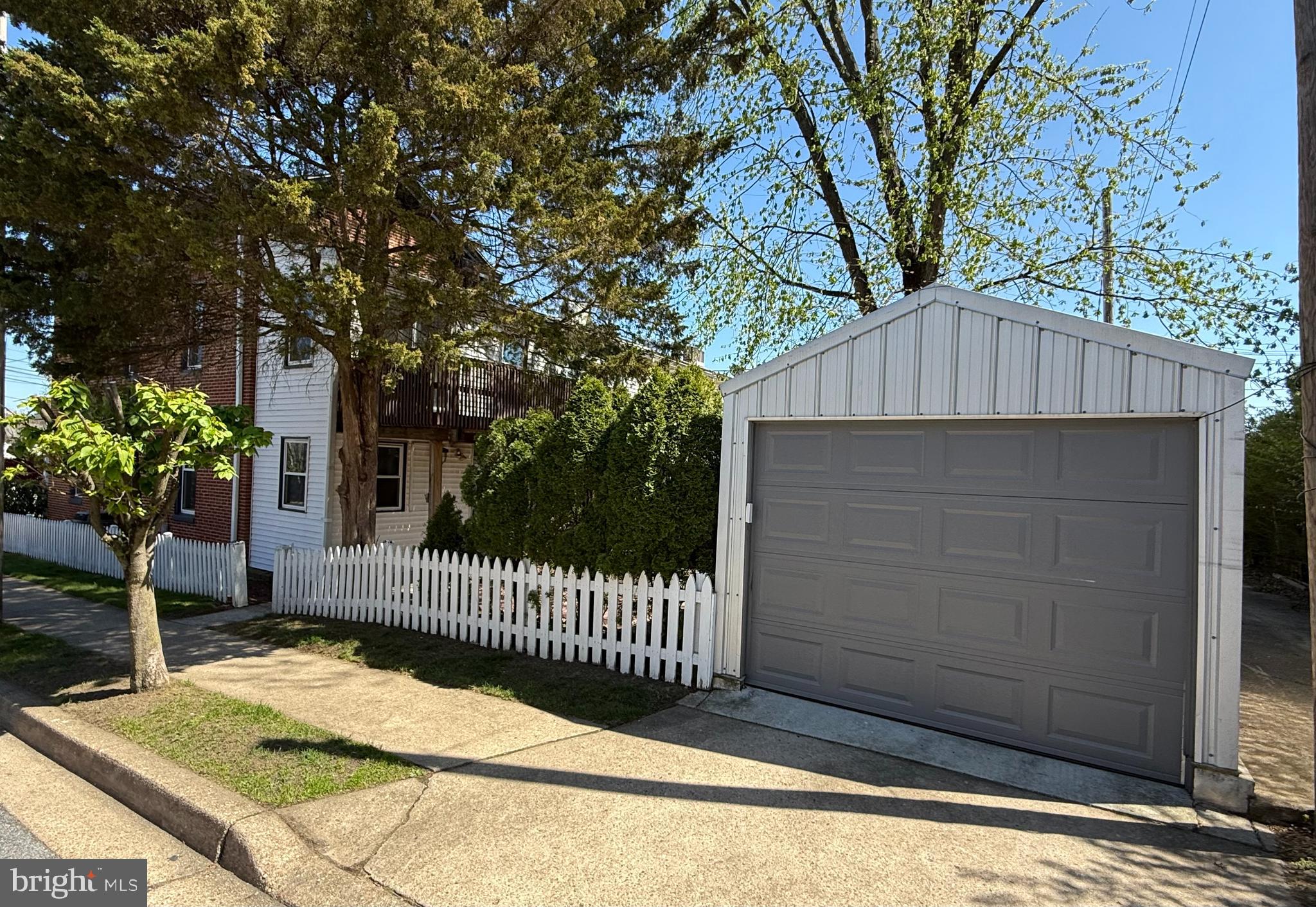 WOODBERRY - Residential Lease