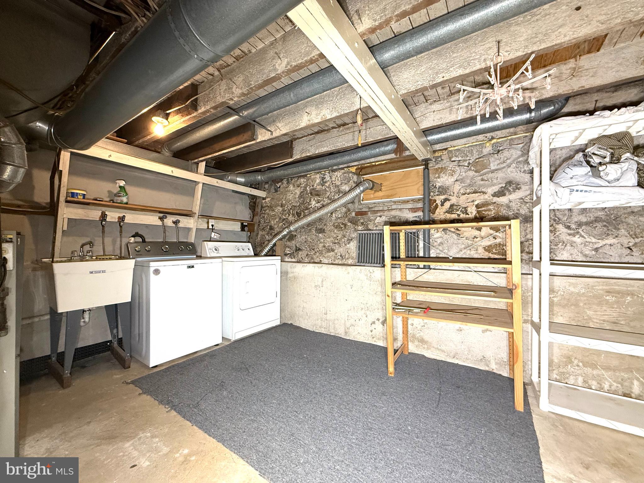 WOODBERRY - Residential Lease