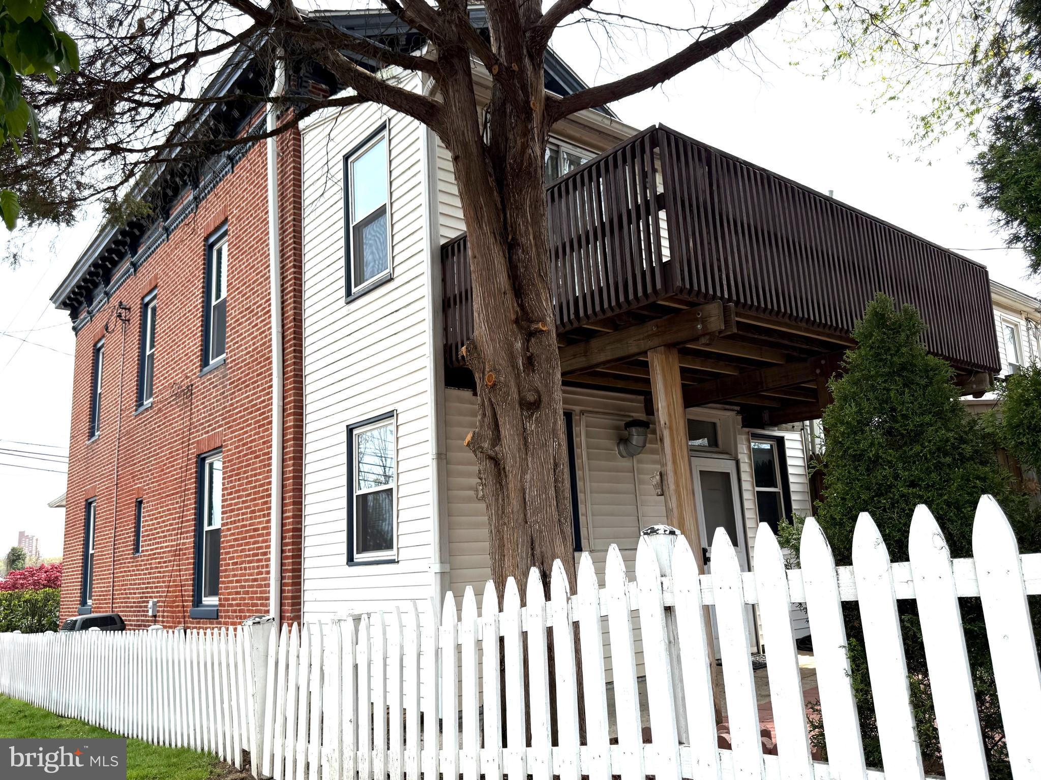 WOODBERRY - Residential Lease