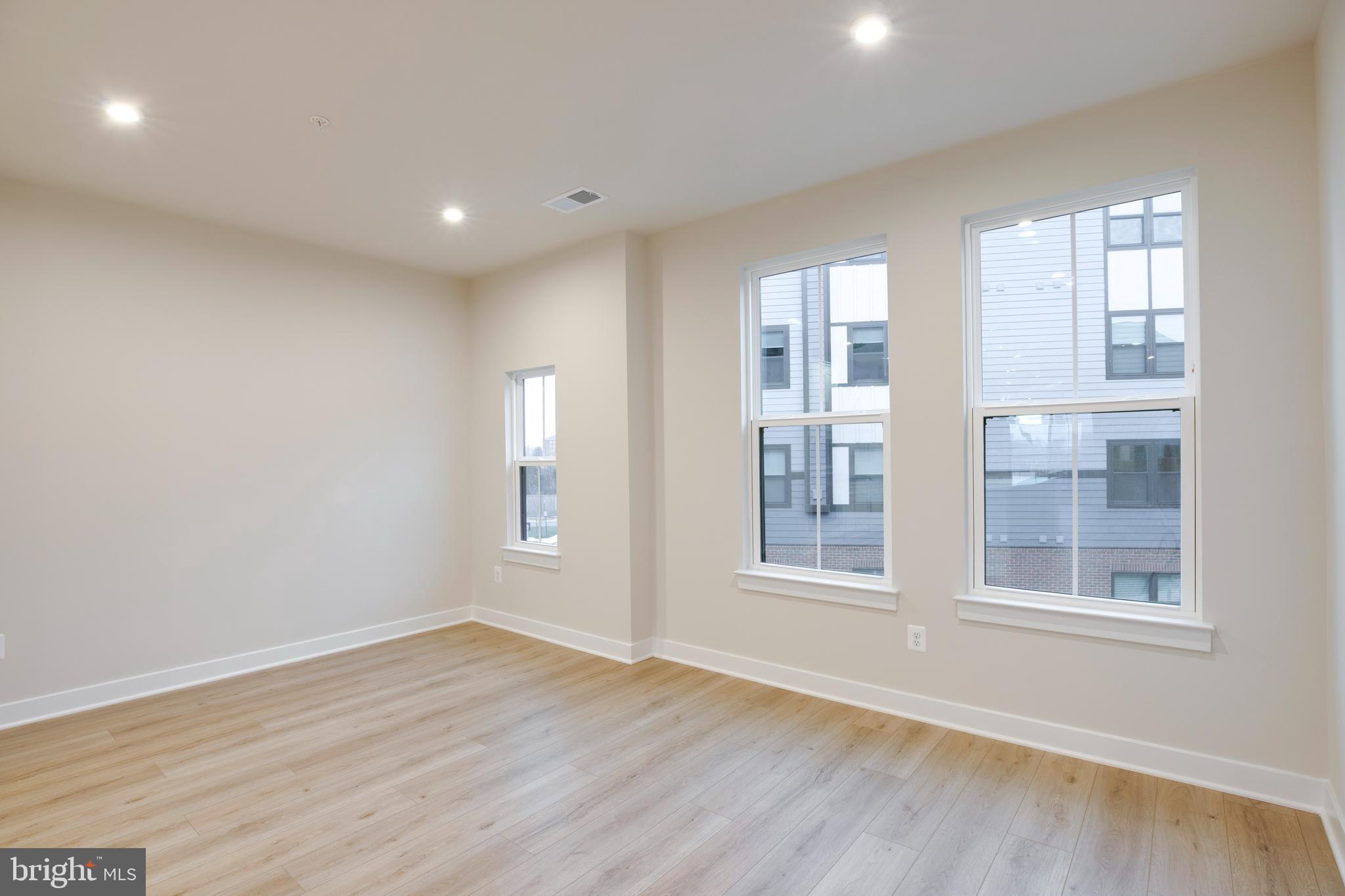 ELLIPSE AT WESTFIELDS - Residential Lease