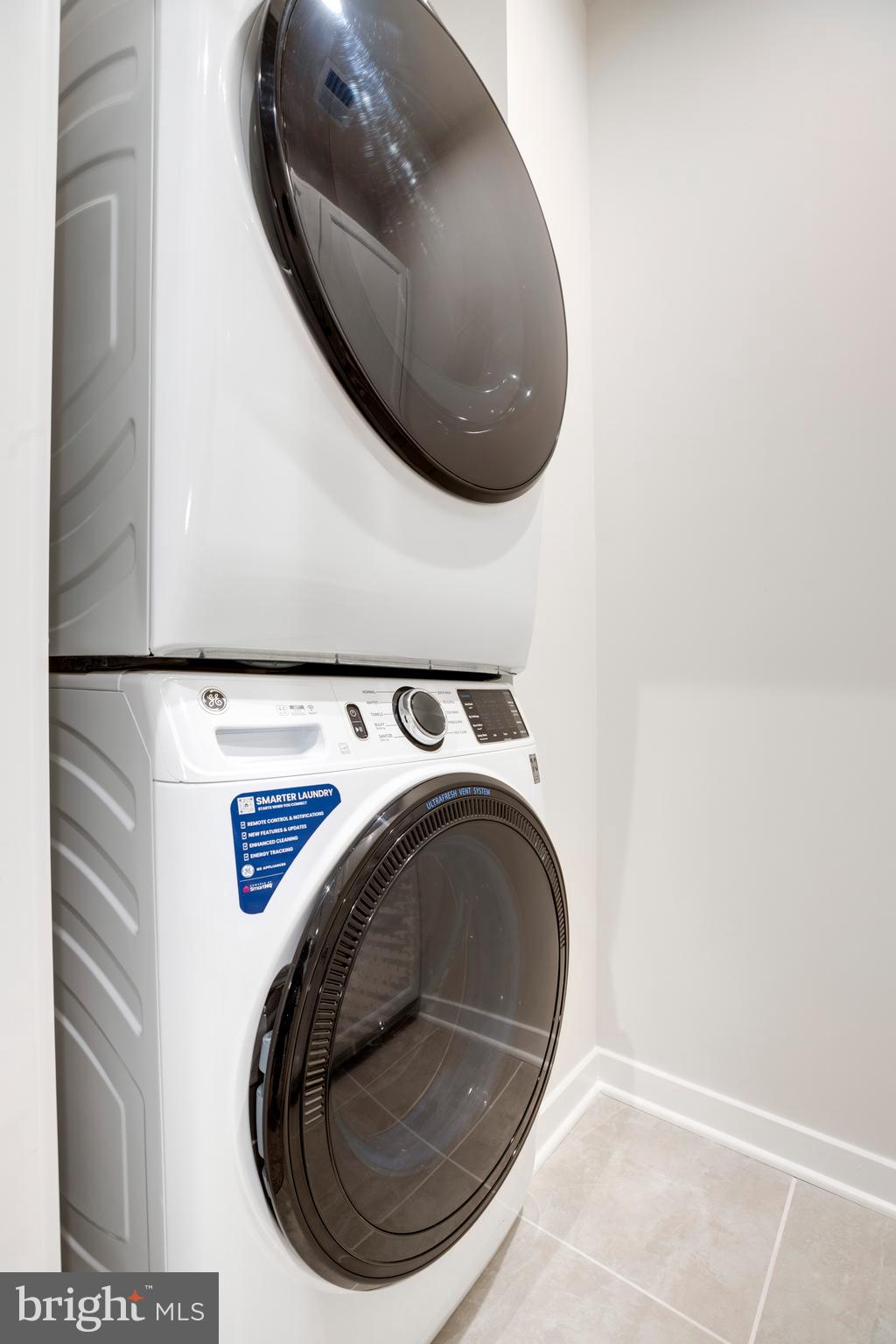 ELLIPSE AT WESTFIELDS - Residential Lease