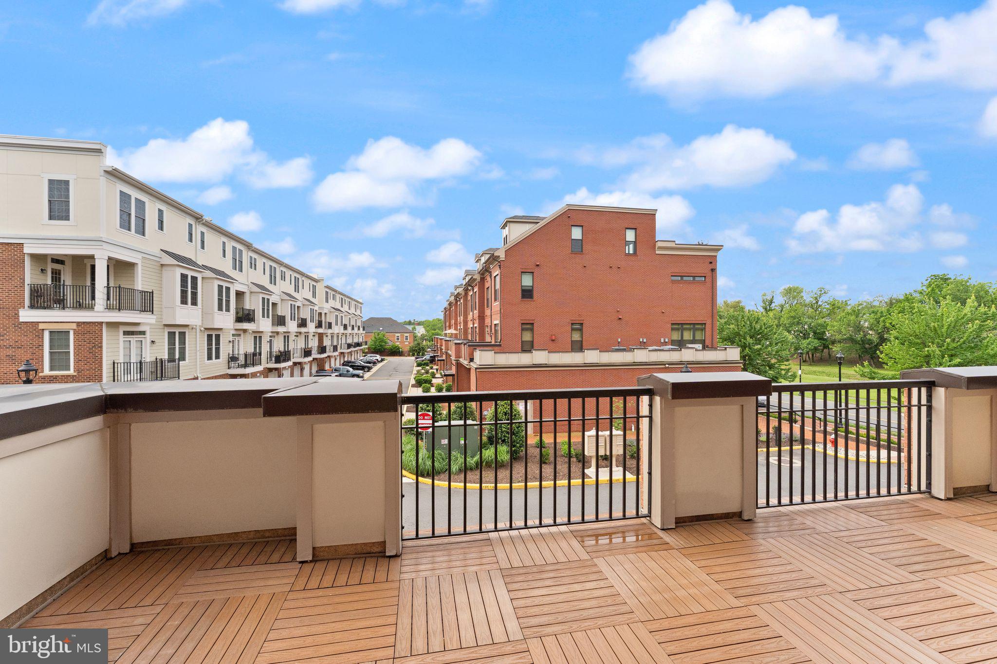 CRESCENT PLACE - Residential