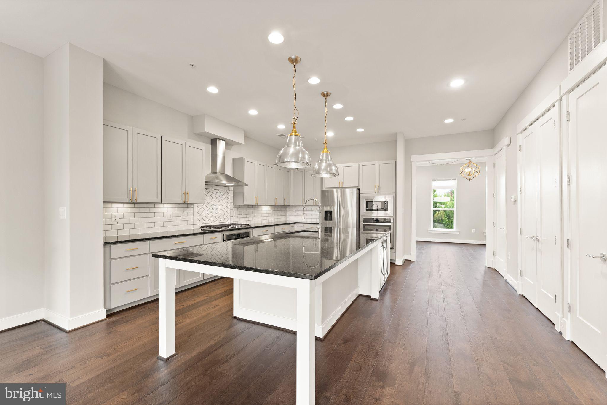 CRESCENT PLACE - Residential