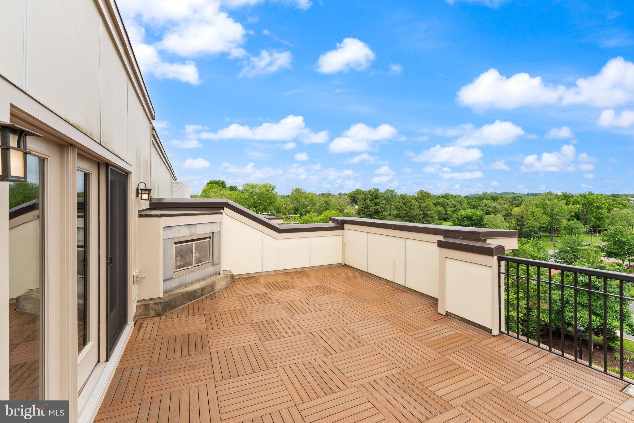 CRESCENT PLACE - Residential