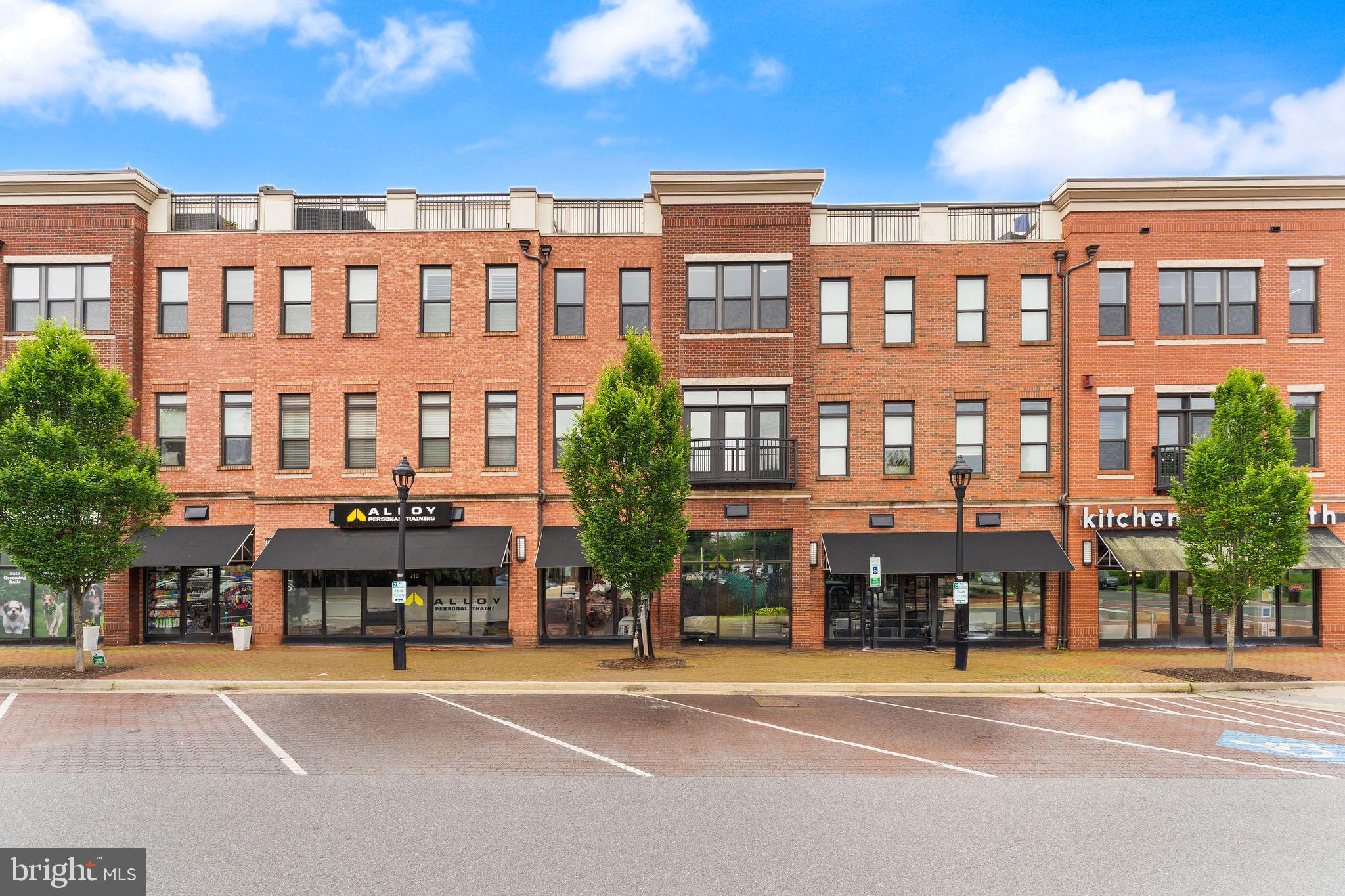 CRESCENT PLACE - Residential