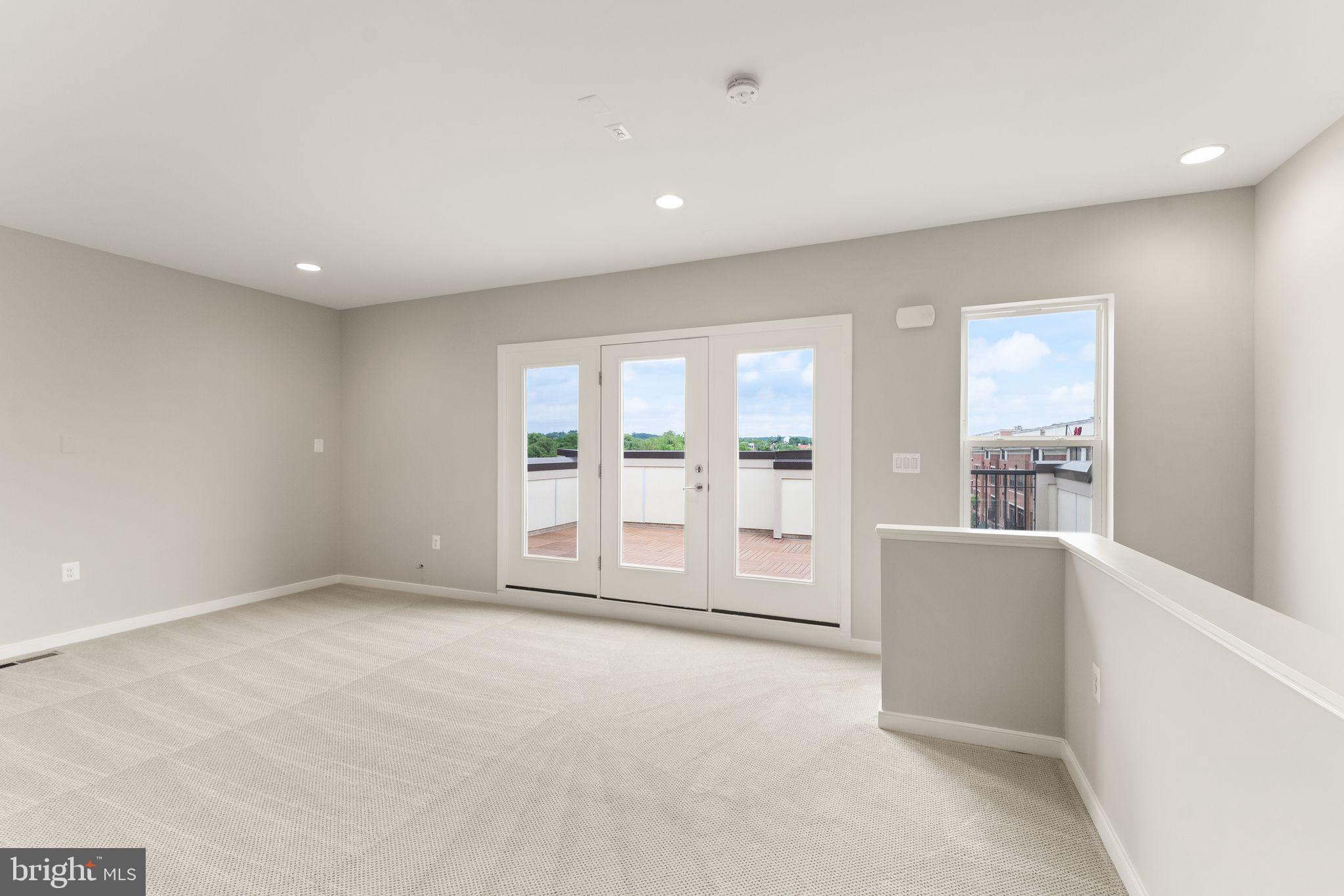 CRESCENT PLACE - Residential