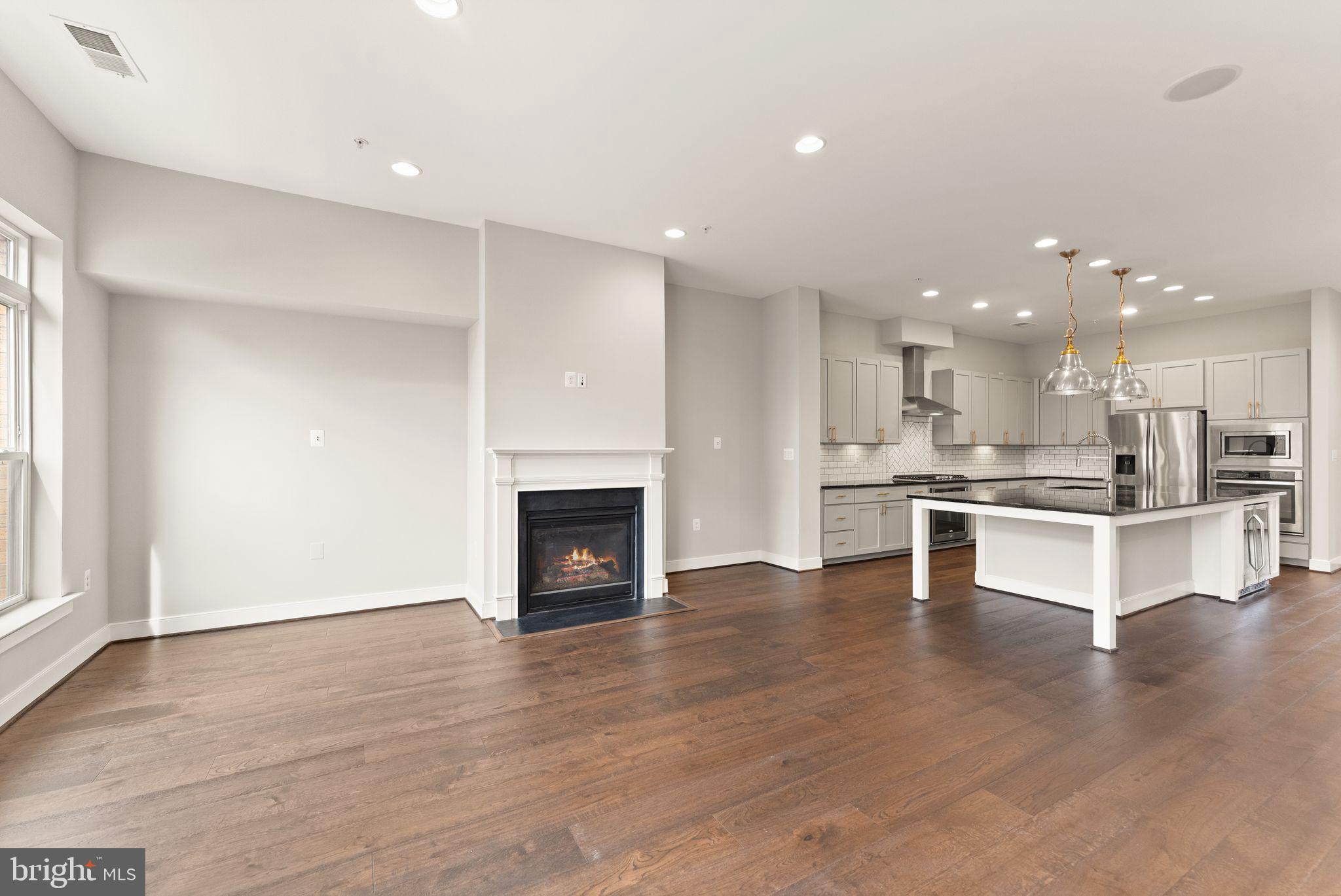 CRESCENT PLACE - Residential