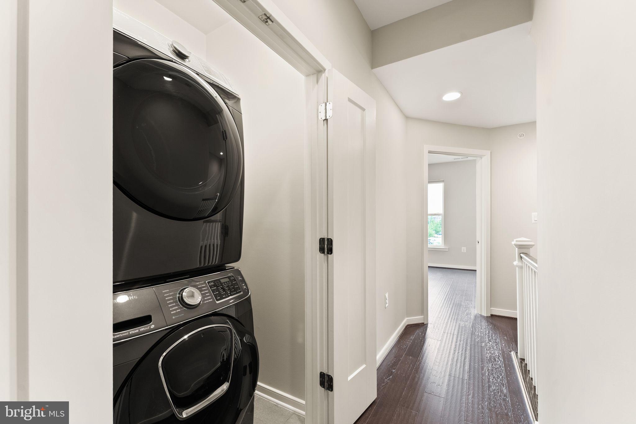 CRESCENT PLACE - Residential