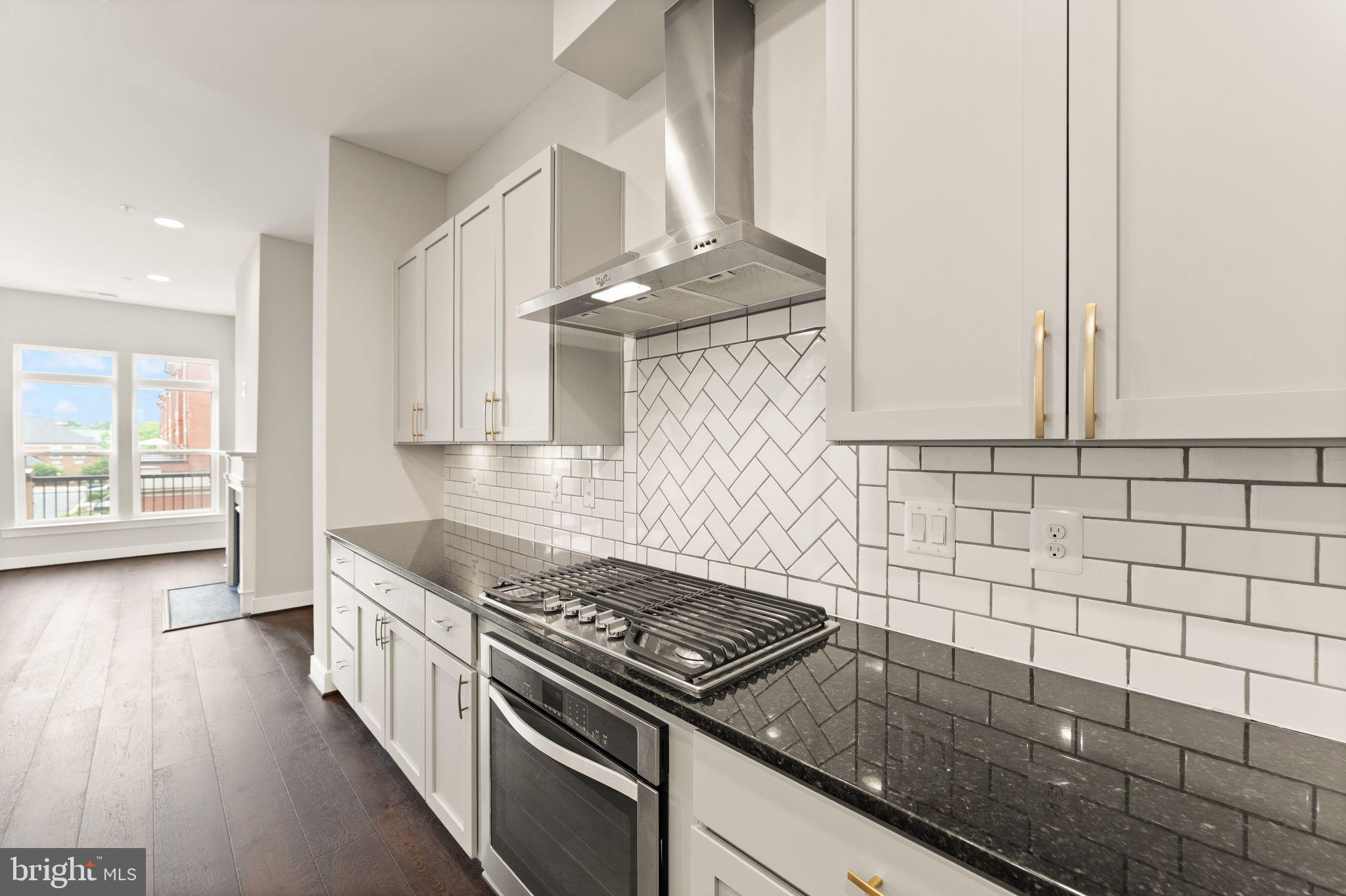 CRESCENT PLACE - Residential