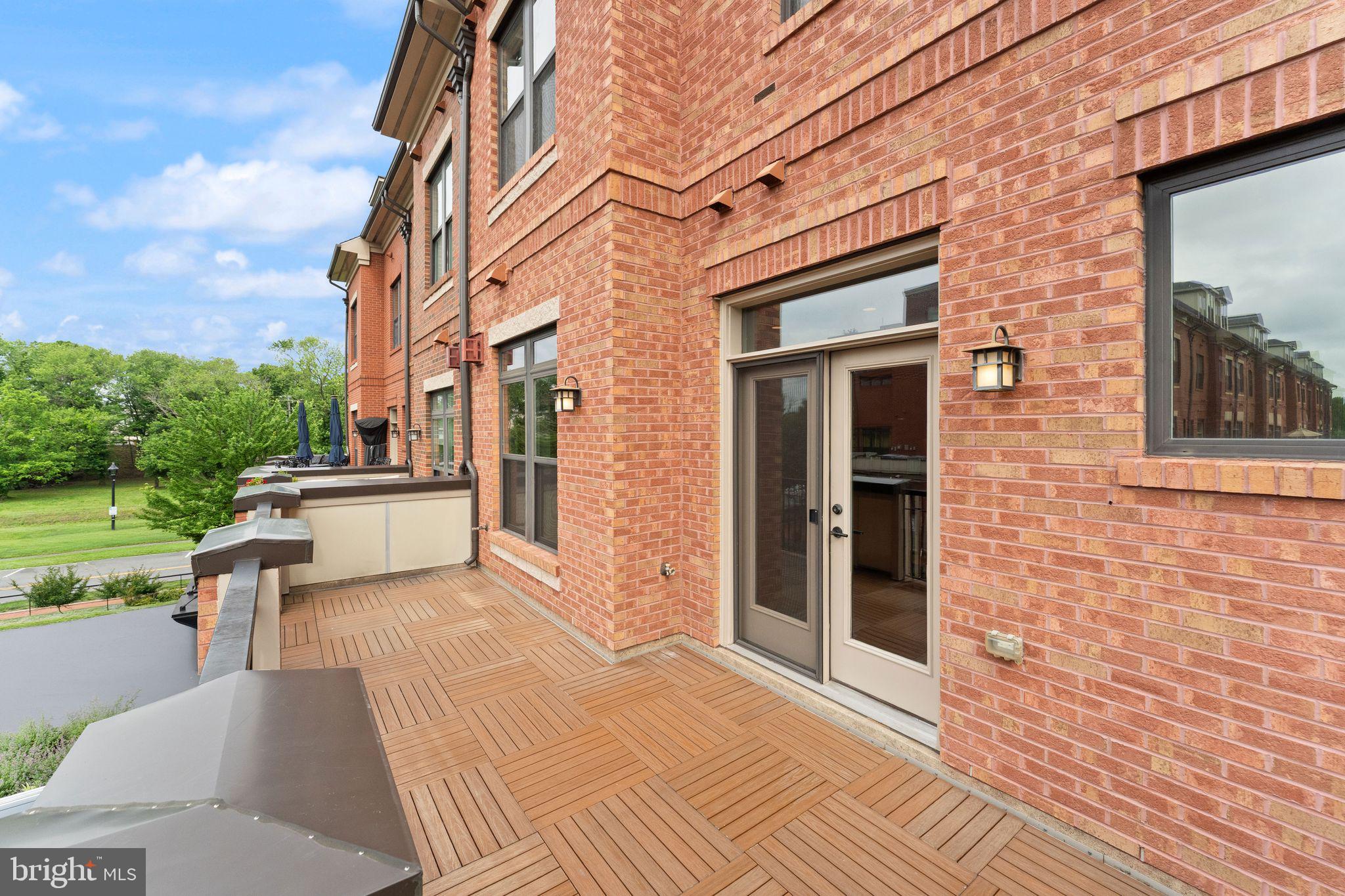 CRESCENT PLACE - Residential