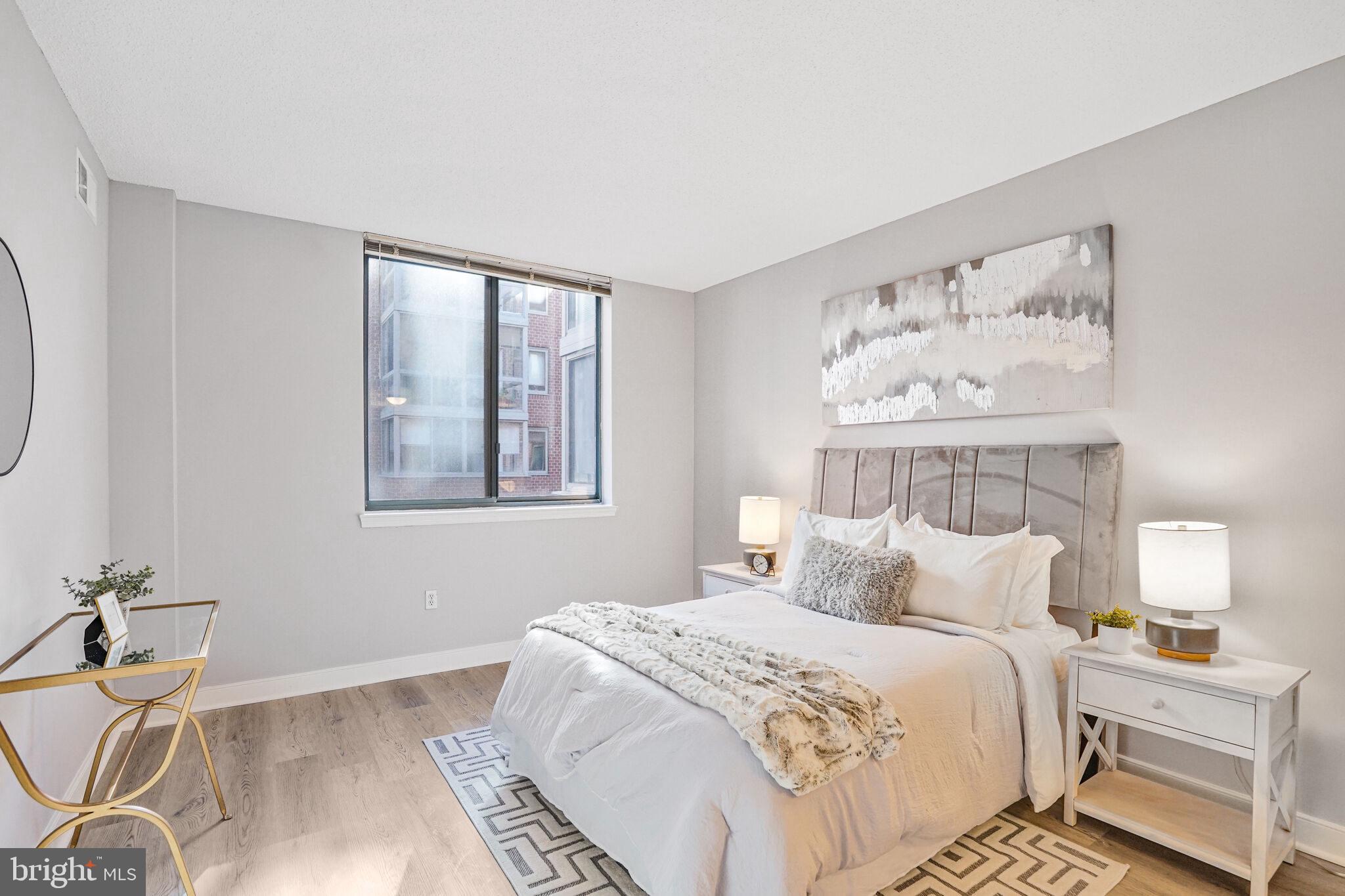 WINDSOR PLAZA - Residential