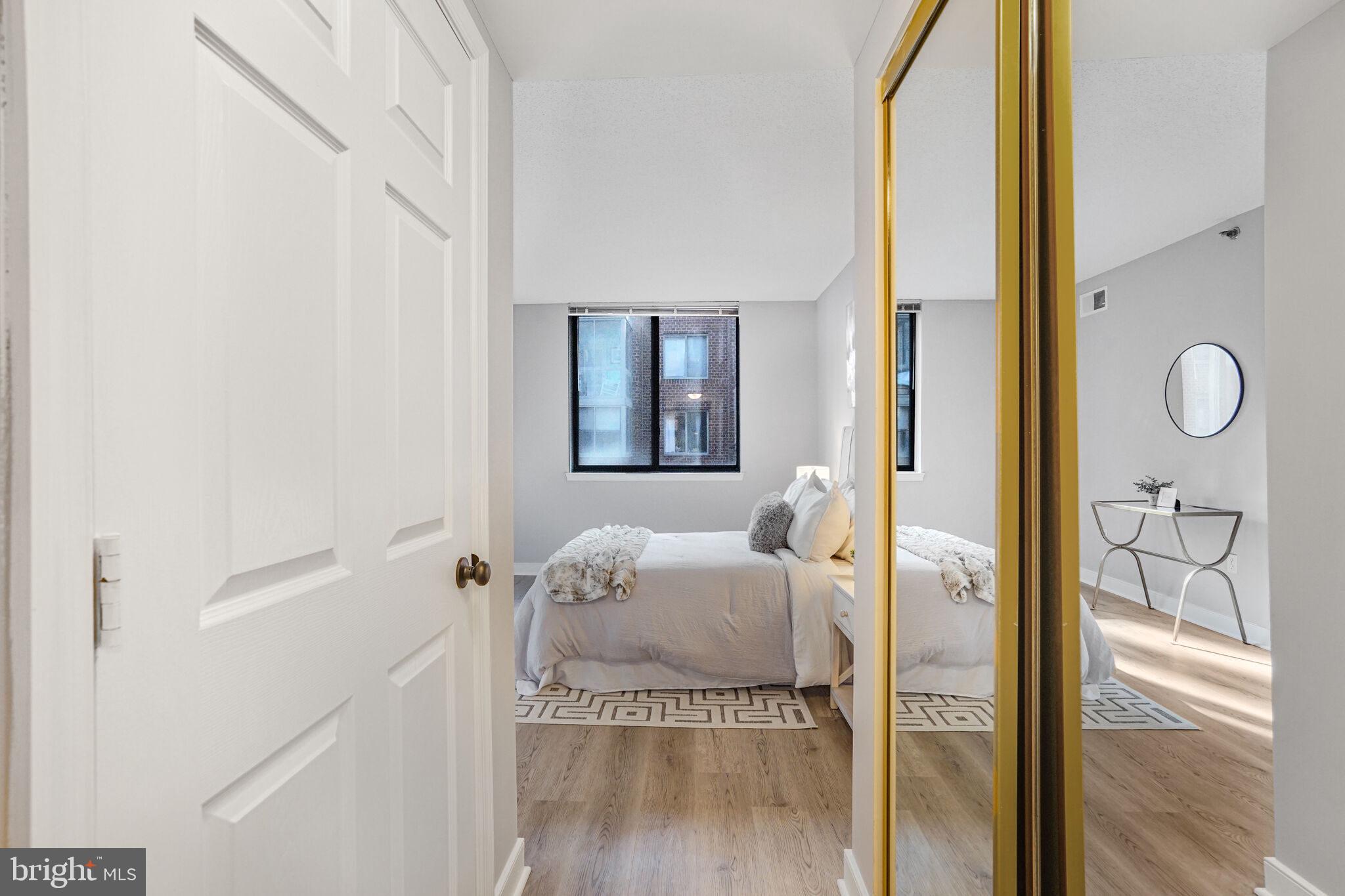 WINDSOR PLAZA - Residential