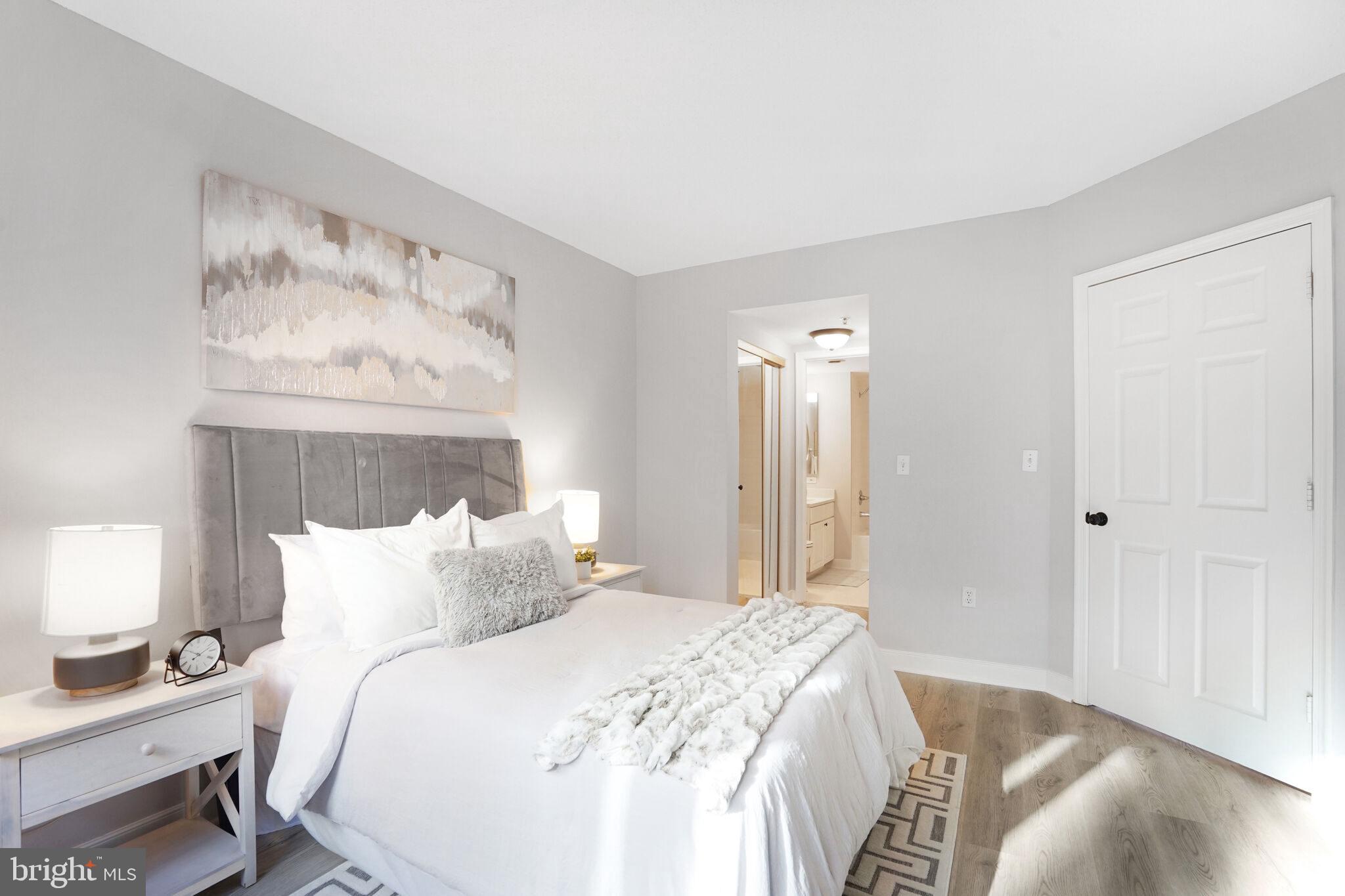 WINDSOR PLAZA - Residential