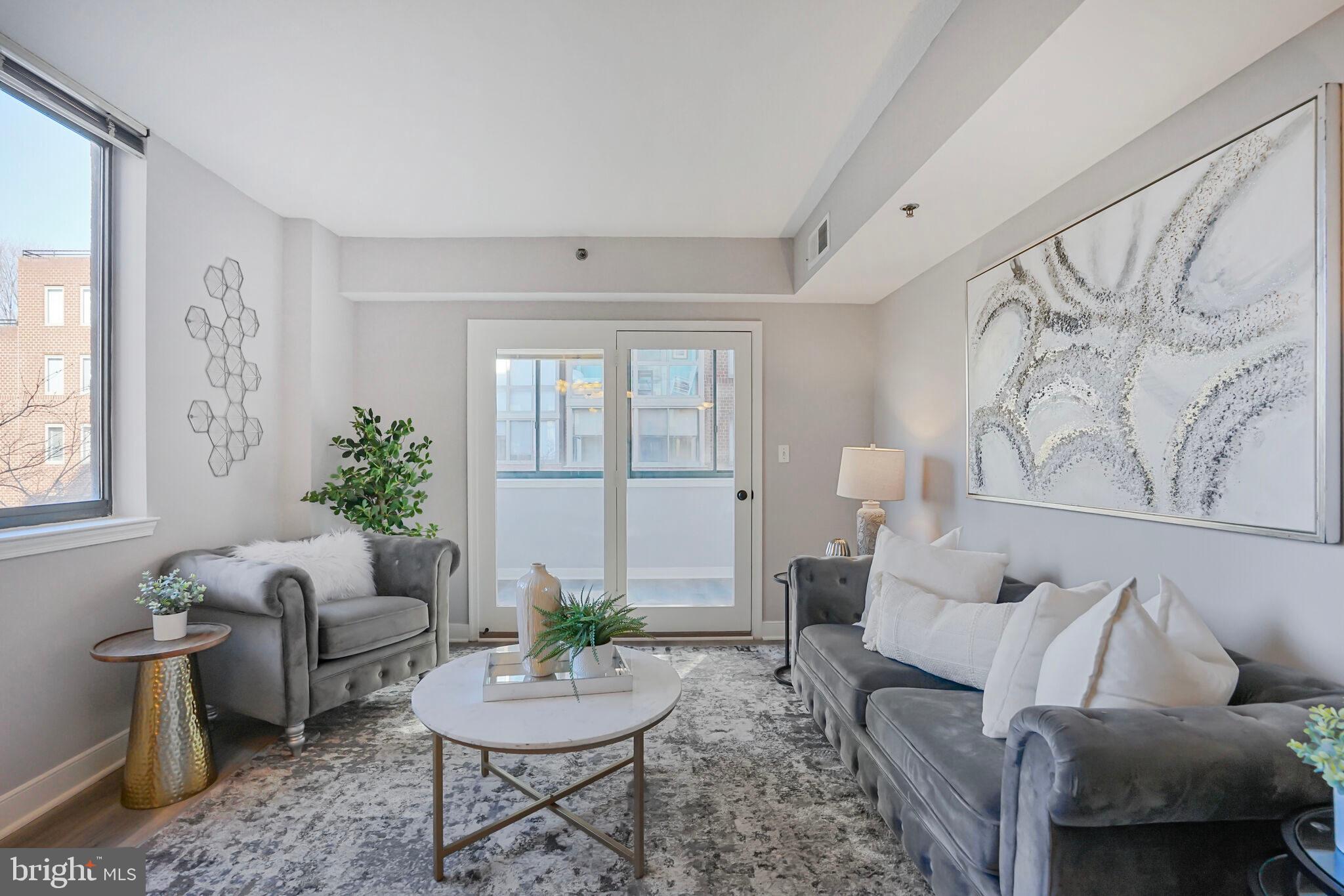 1045 N UTAH STREET 2-209