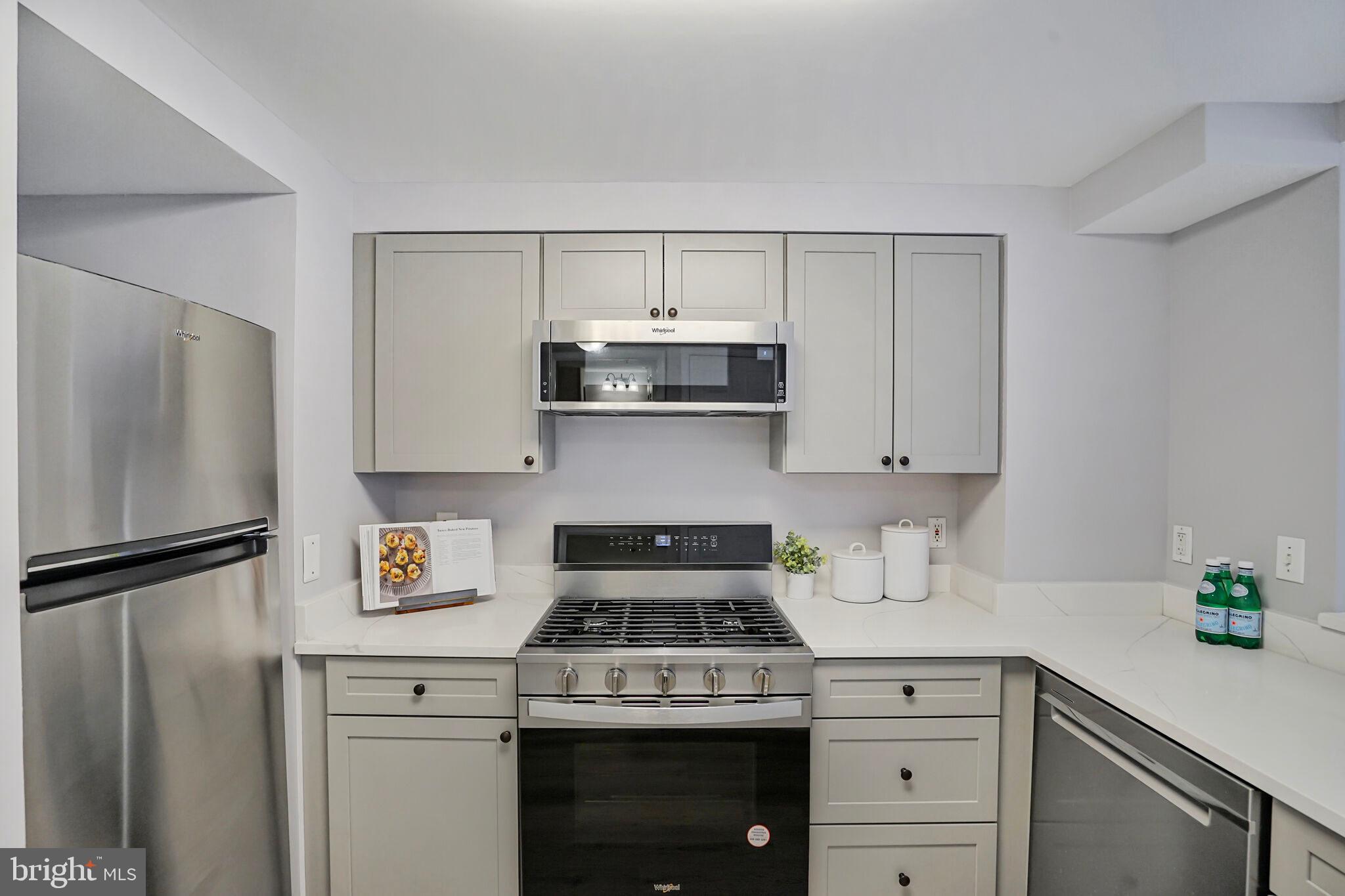 WINDSOR PLAZA - Residential