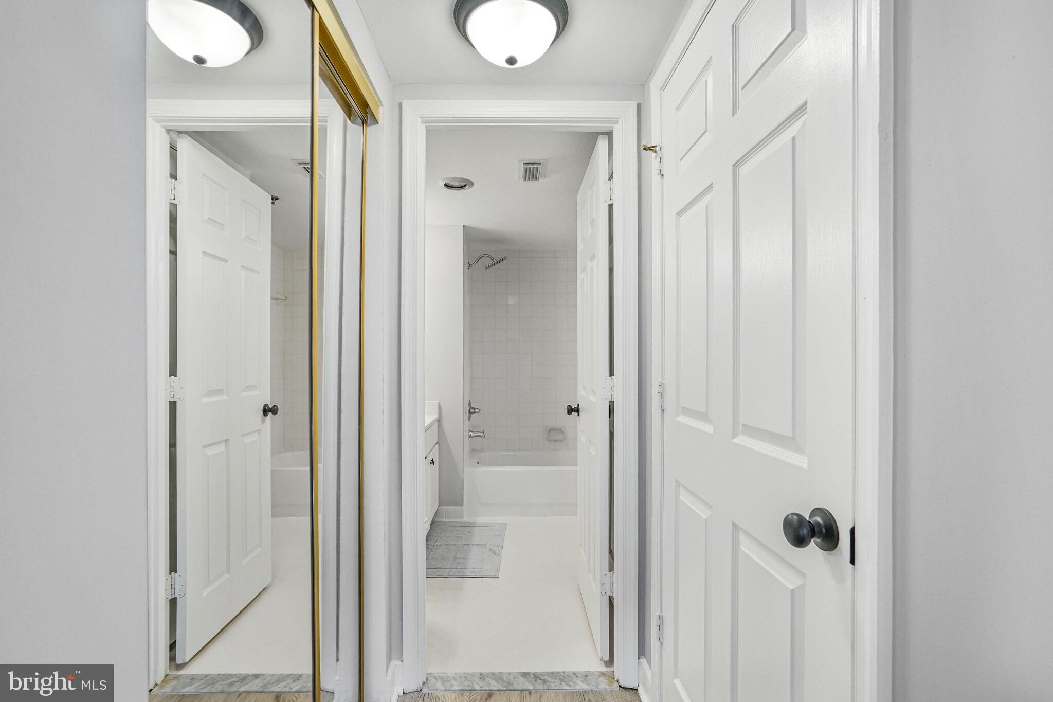 WINDSOR PLAZA - Residential