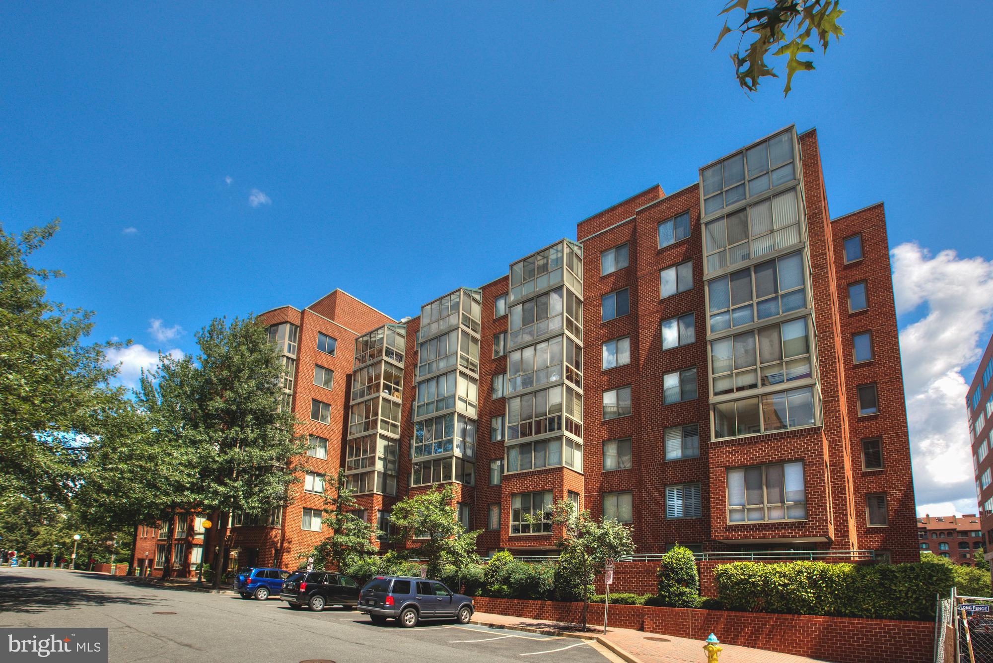 WINDSOR PLAZA - Residential