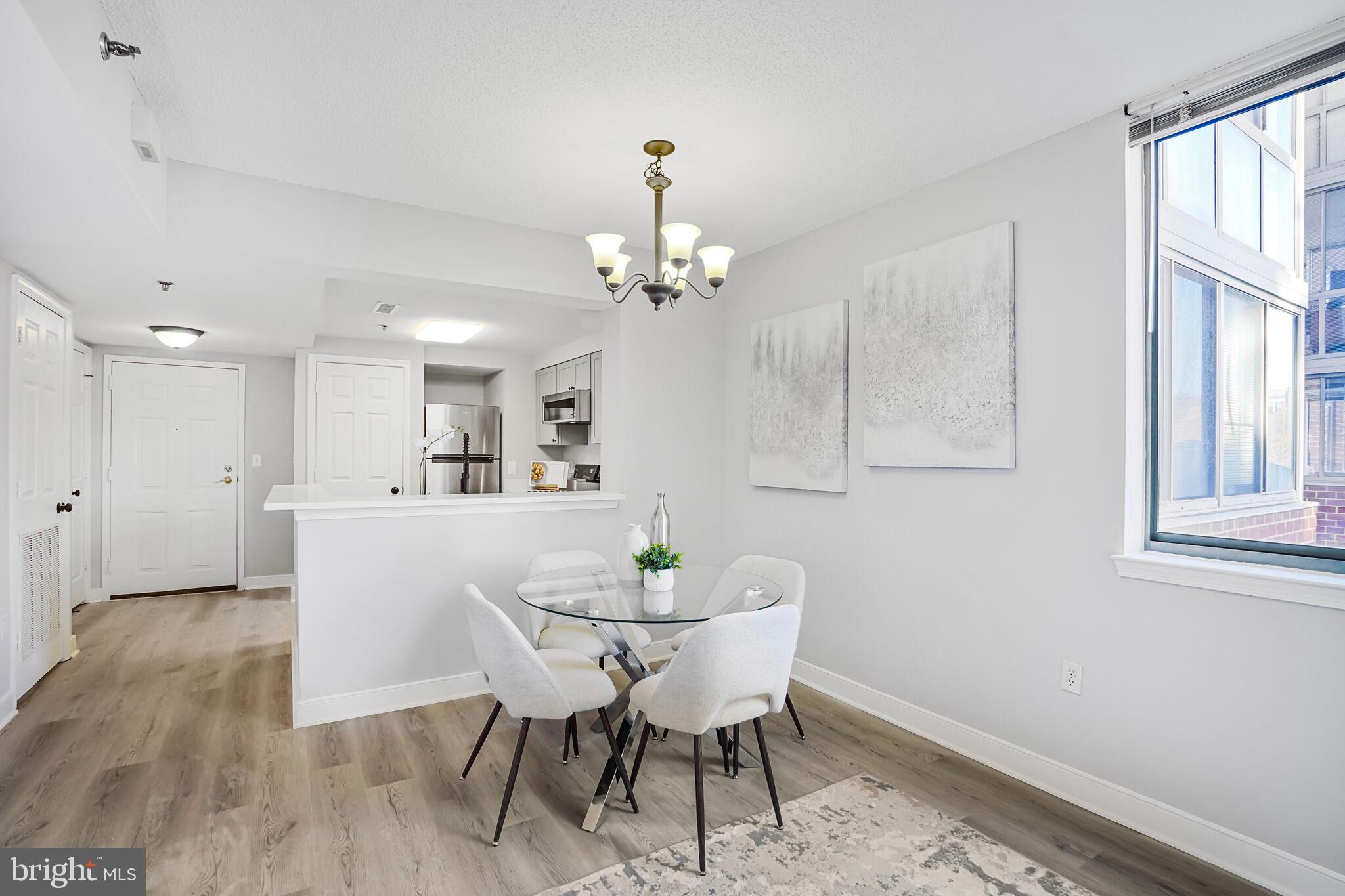 WINDSOR PLAZA - Residential