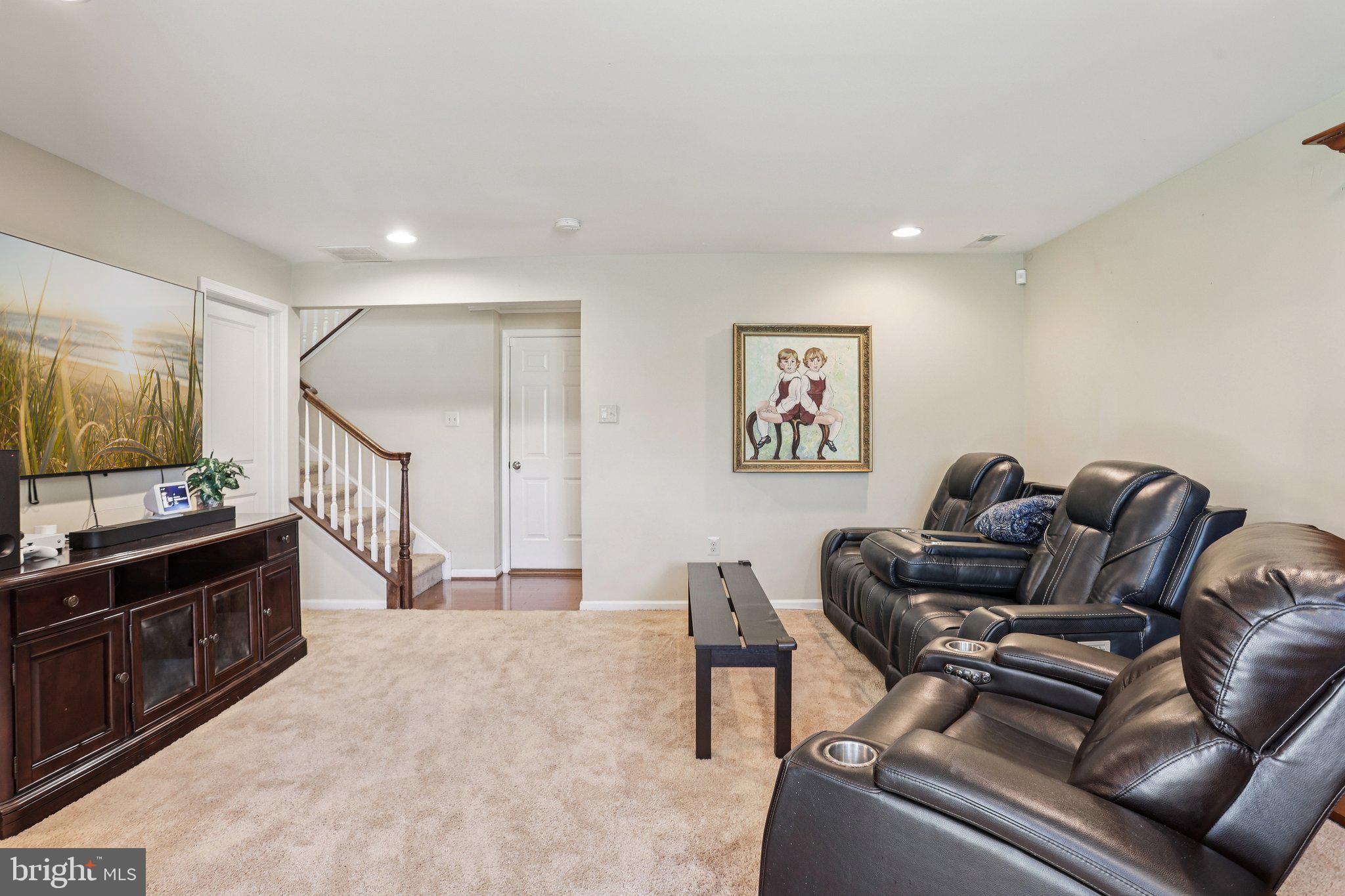 WILLIAMSON SQUARE - Residential