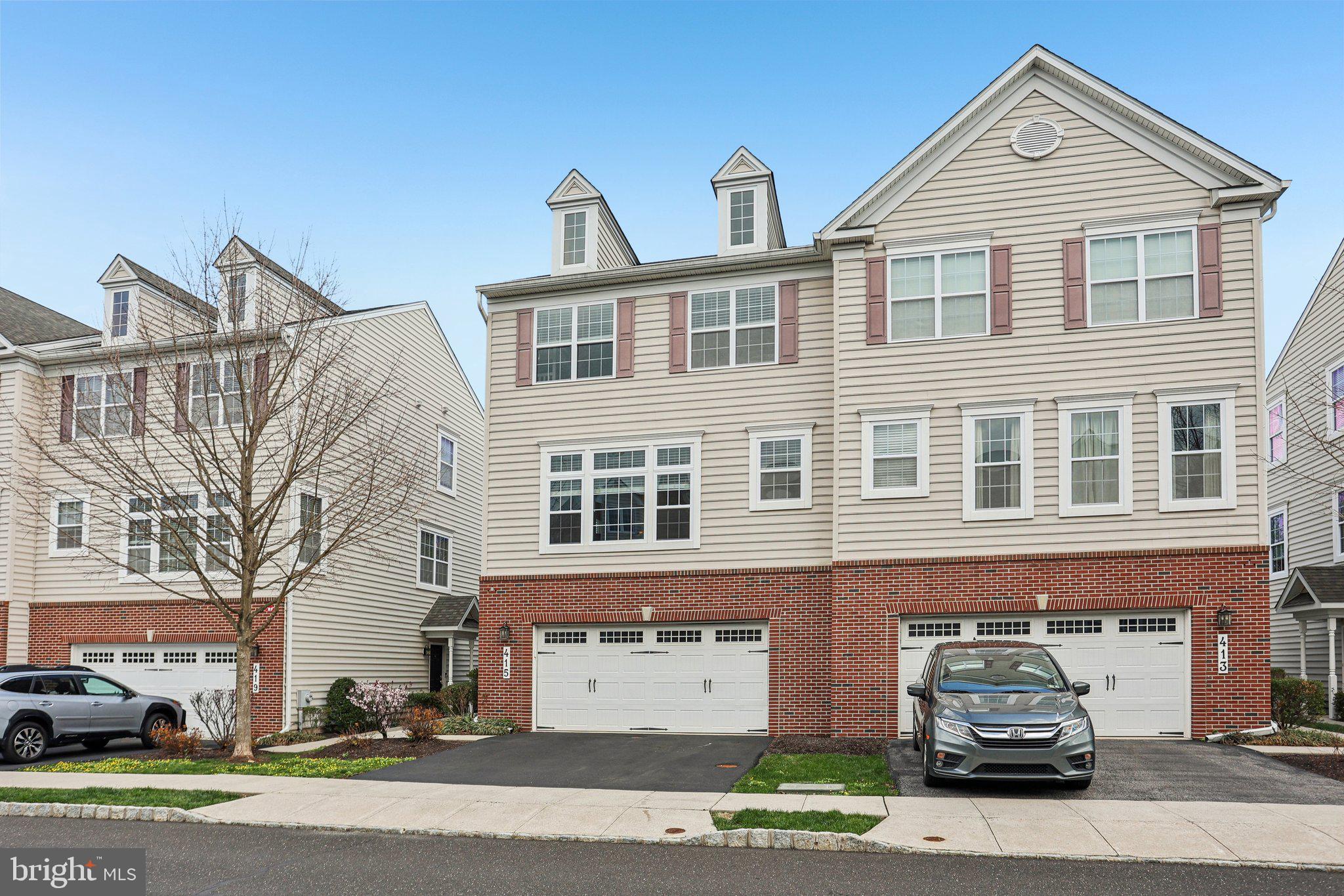 WILLIAMSON SQUARE - Residential