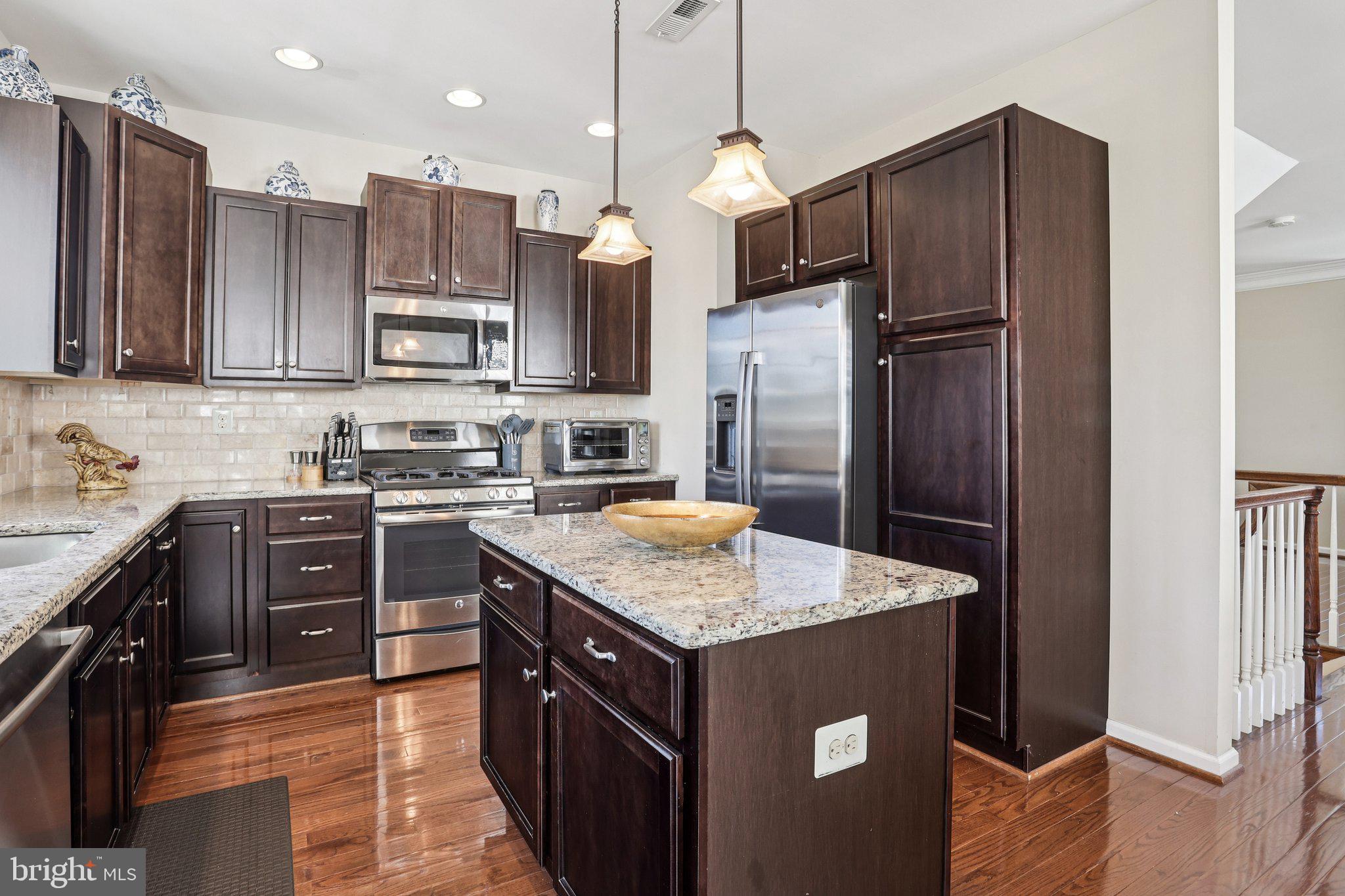 WILLIAMSON SQUARE - Residential