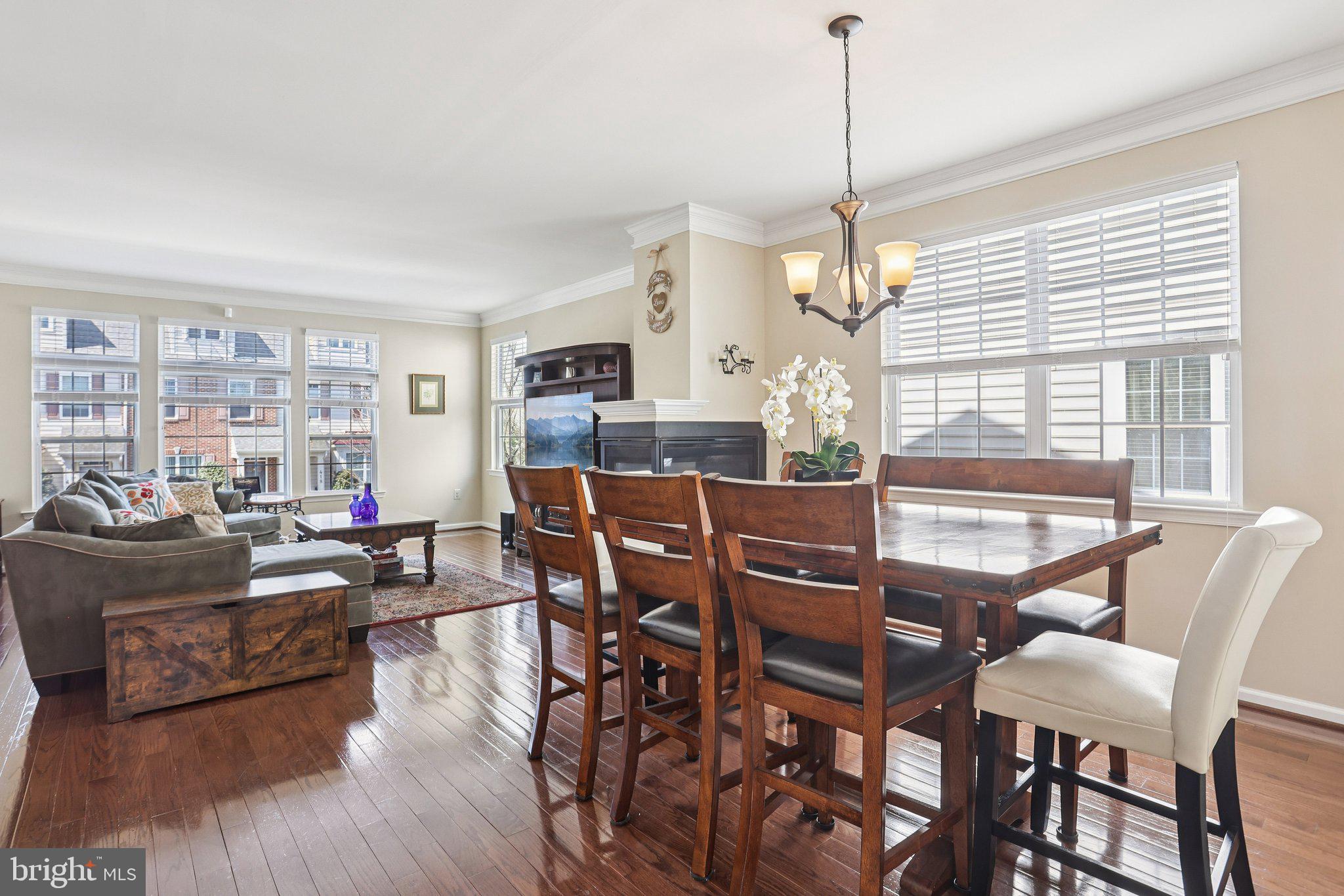 WILLIAMSON SQUARE - Residential