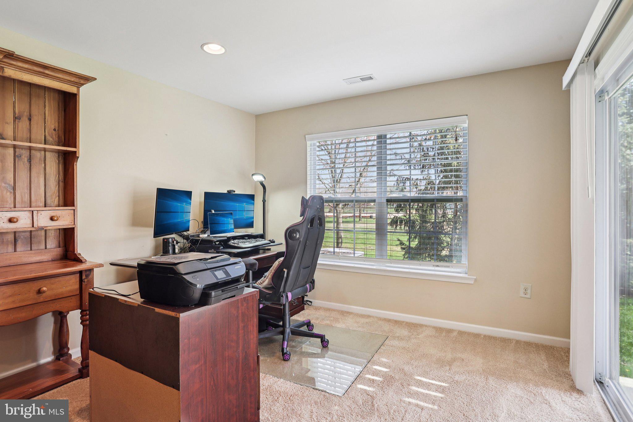 WILLIAMSON SQUARE - Residential