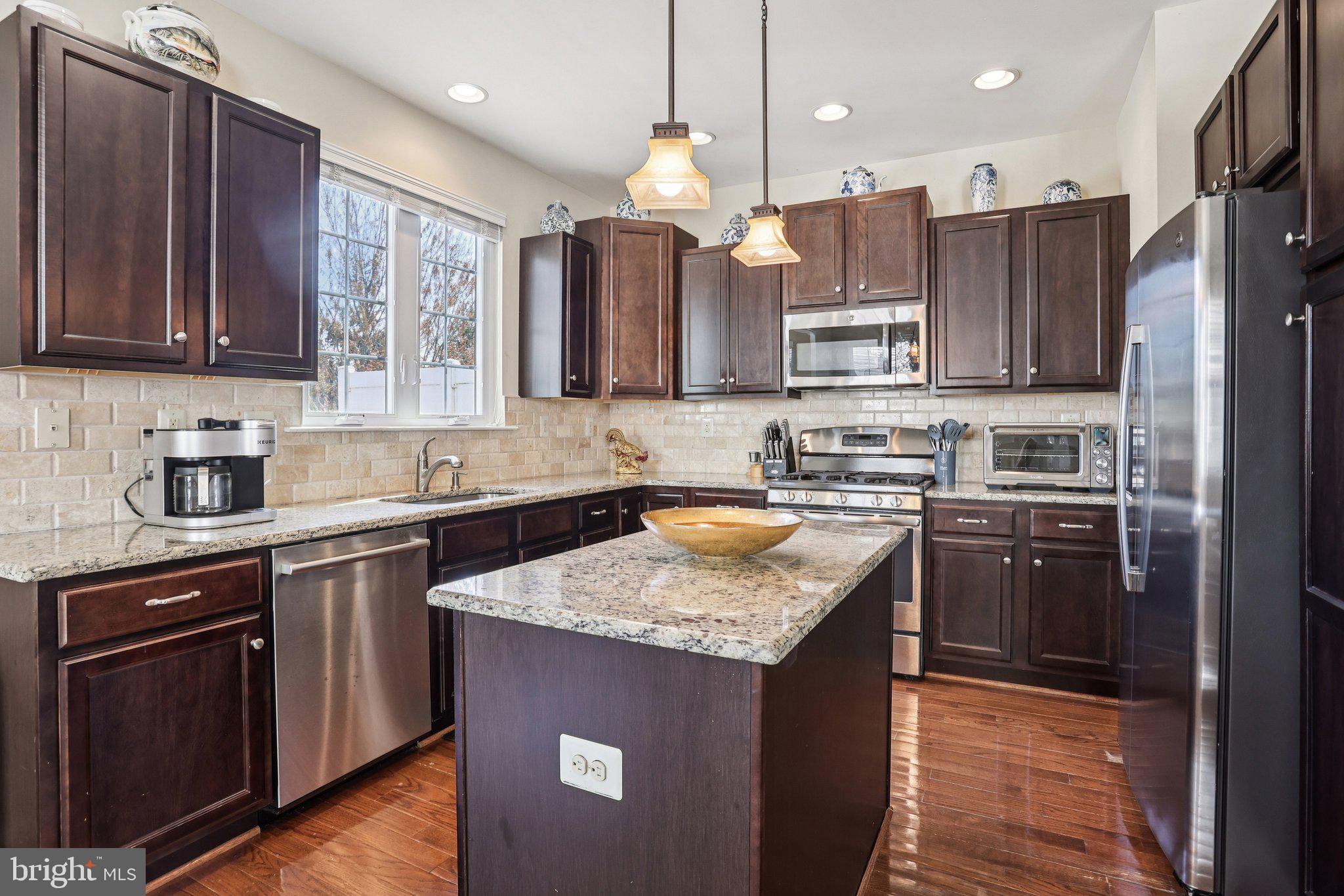 WILLIAMSON SQUARE - Residential