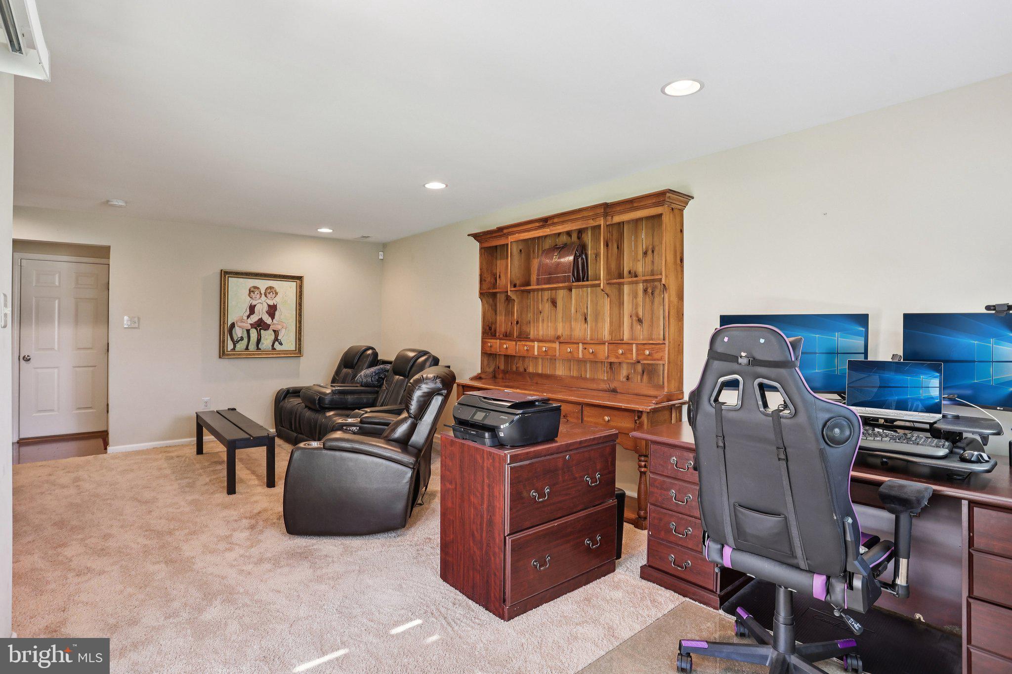 WILLIAMSON SQUARE - Residential