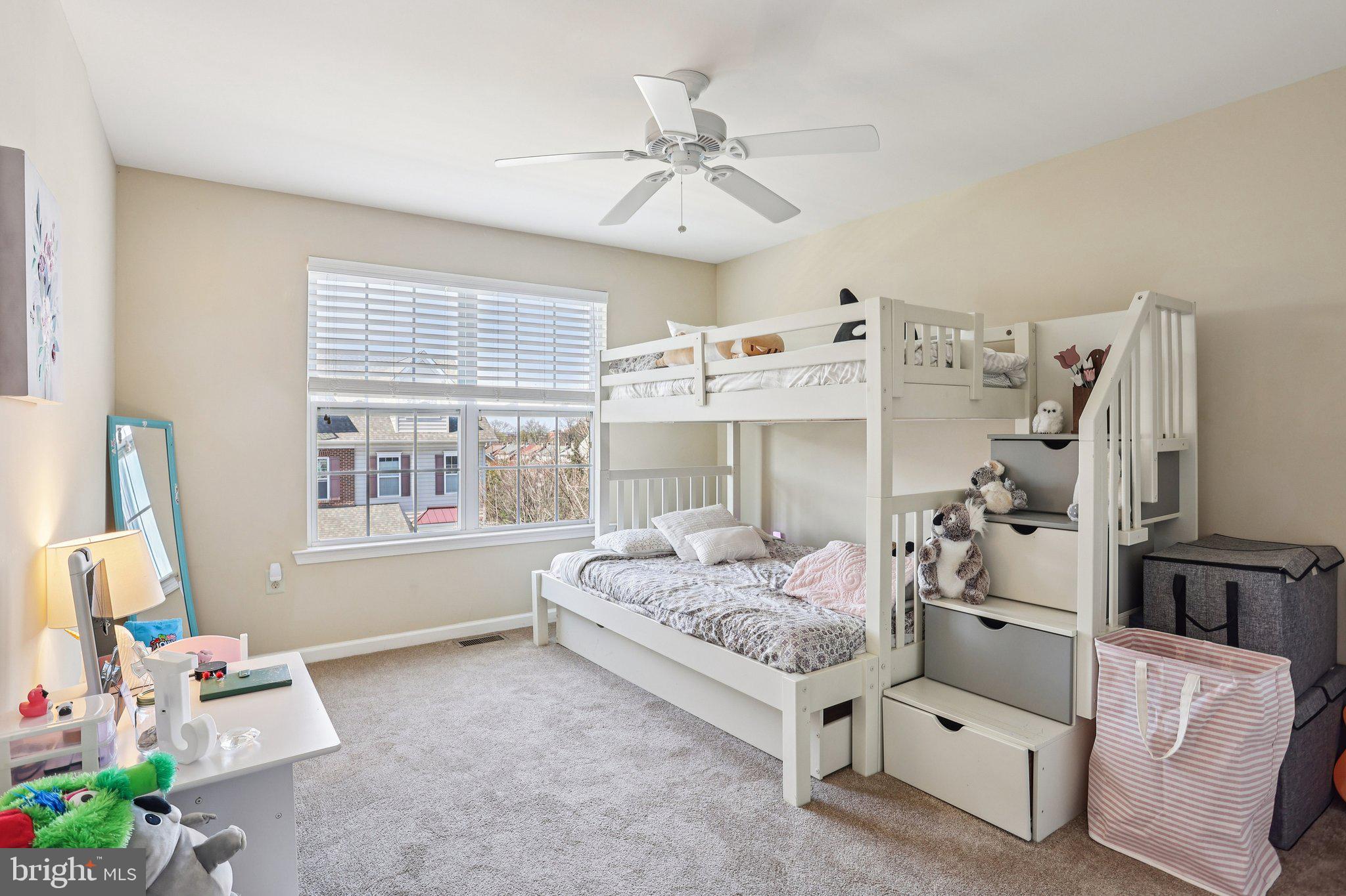 WILLIAMSON SQUARE - Residential