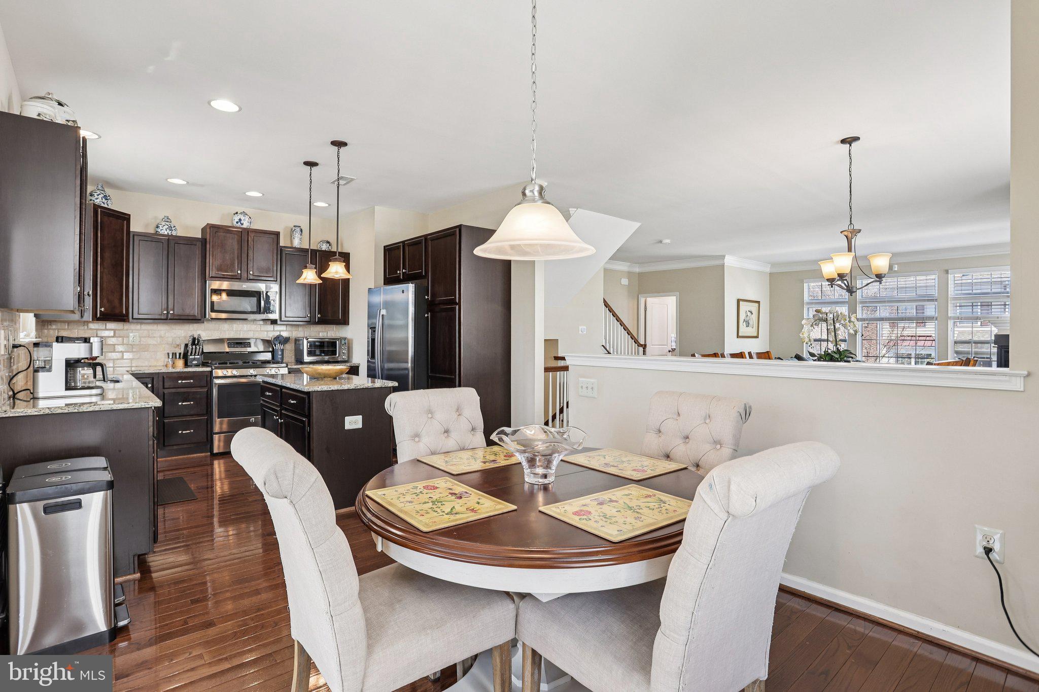 WILLIAMSON SQUARE - Residential