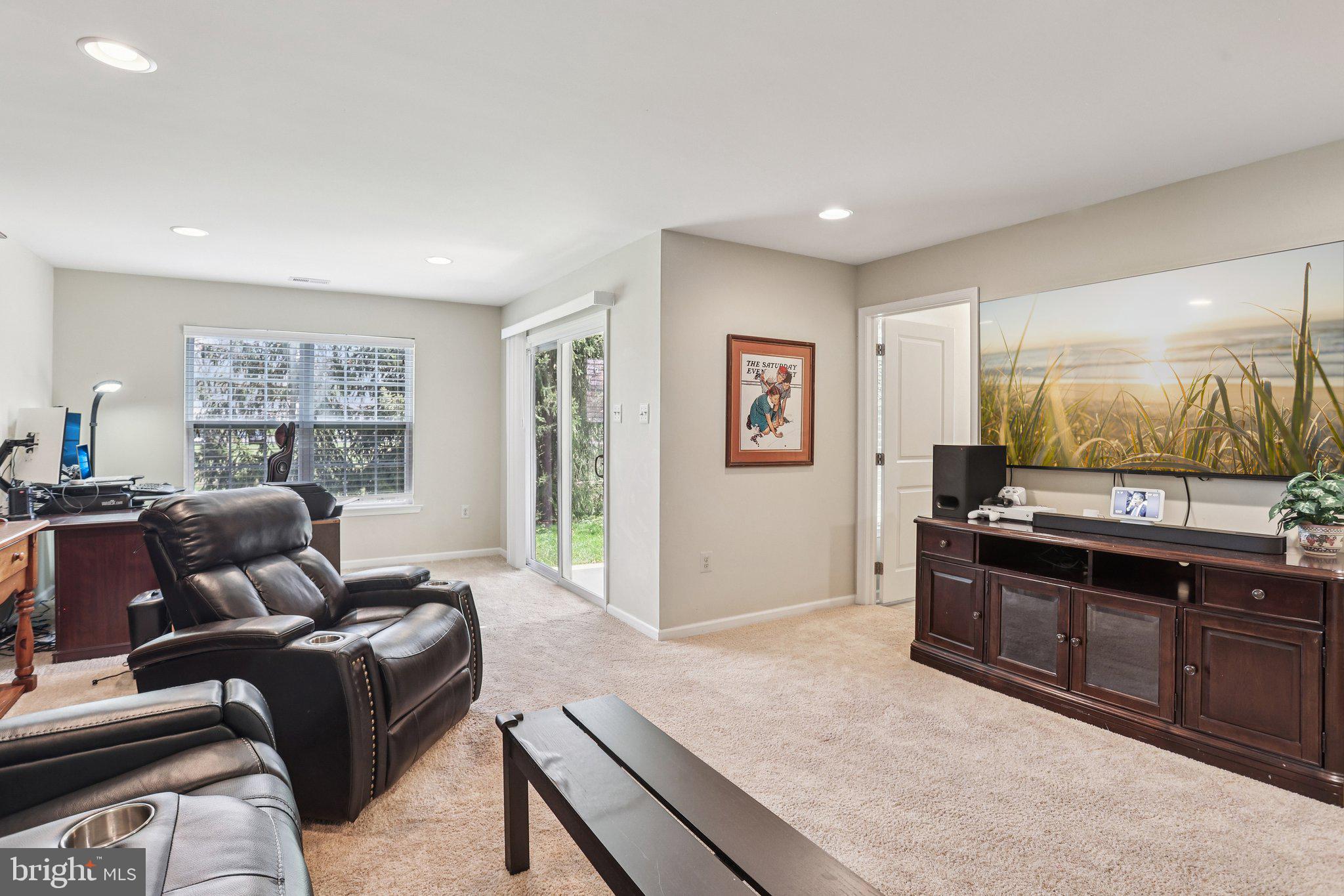 WILLIAMSON SQUARE - Residential