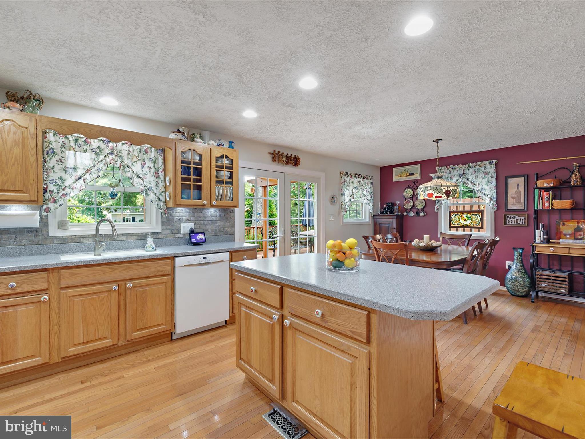 MAGOTHY BEACH - Residential