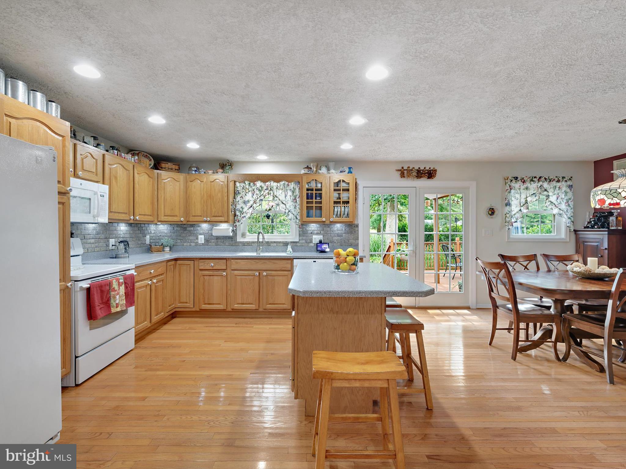 MAGOTHY BEACH - Residential