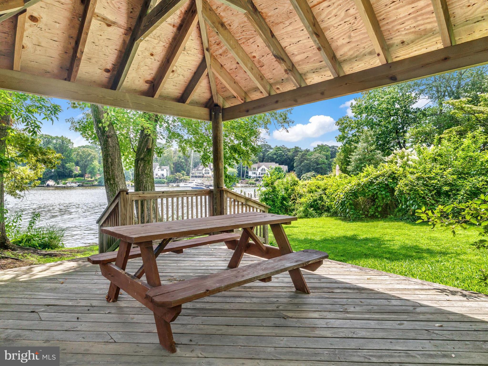 MAGOTHY BEACH - Residential