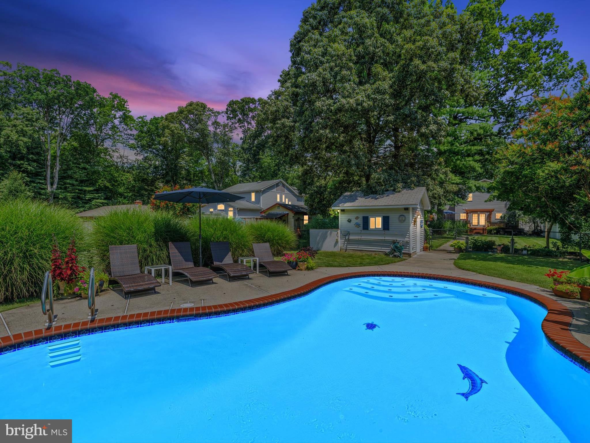 303 NORTH DRIVE