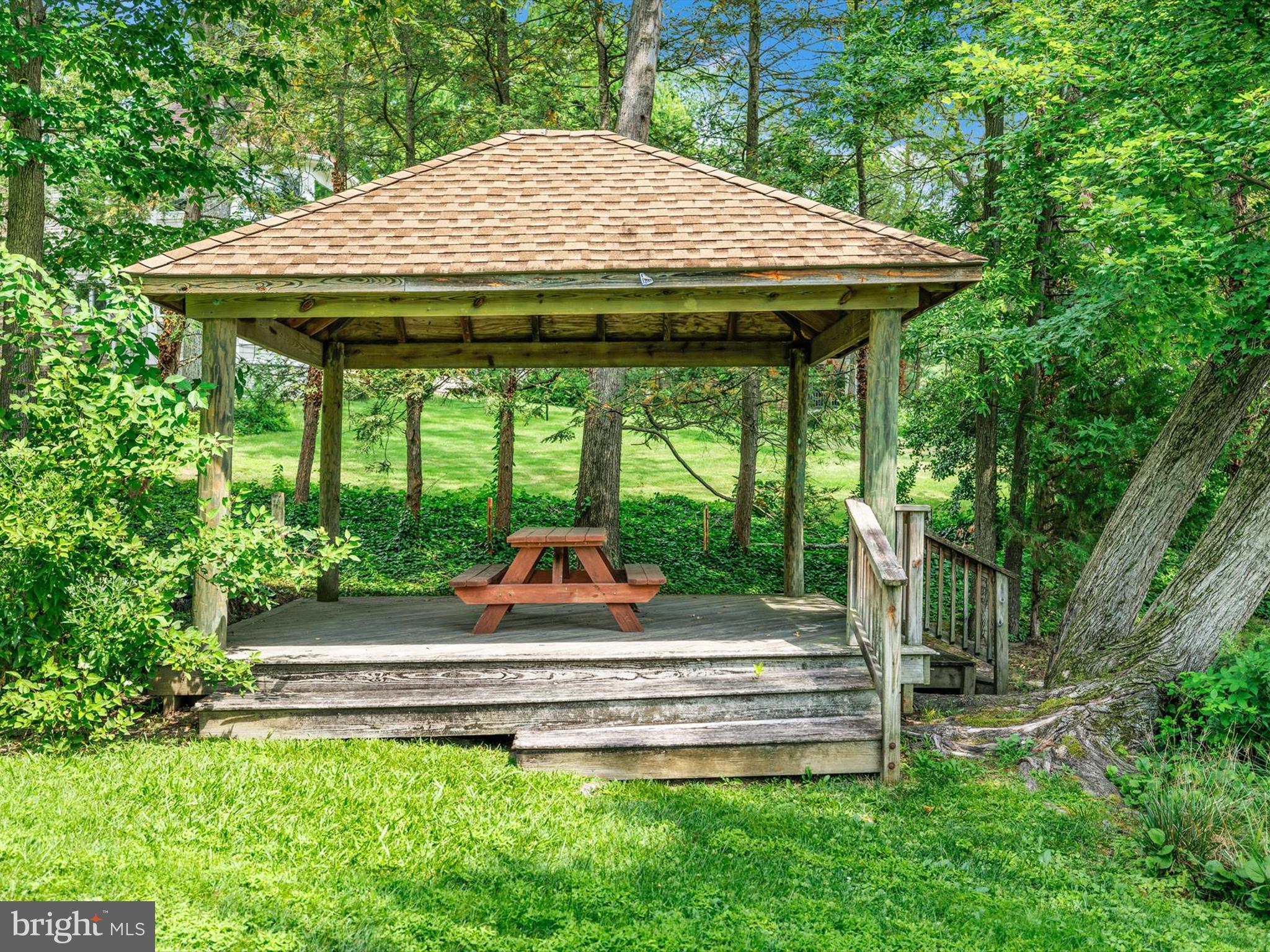 MAGOTHY BEACH - Residential